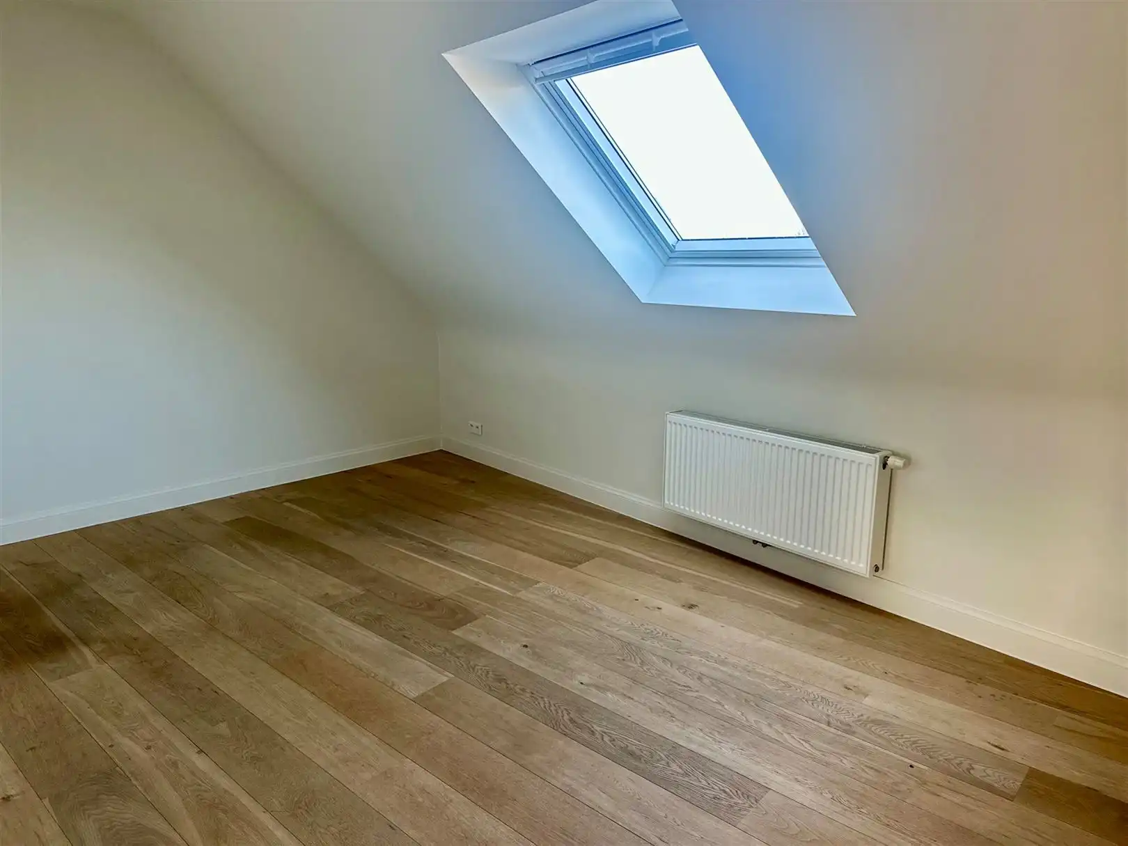 Gerenoveerde instapklare woning TE HUUR in Leupegem foto 7