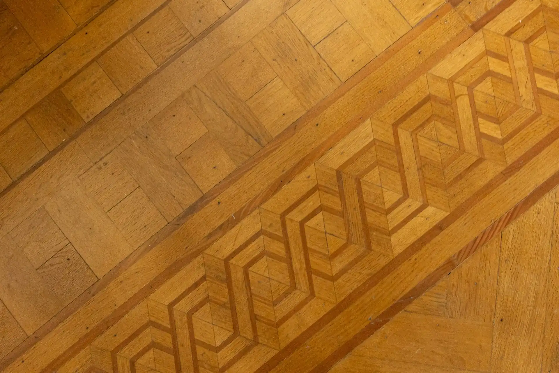 Ruime, instapklare gezinswoning met authentieke elementen in Berchem foto 5