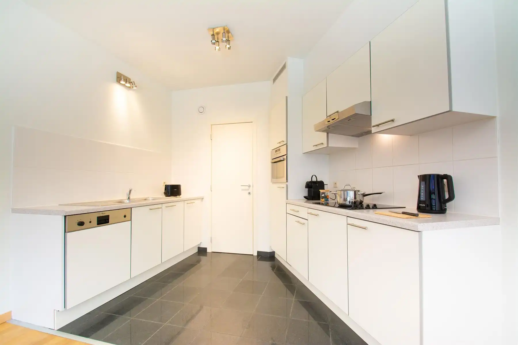 Prachtig appartement - 2 Kamers + TERRAS met TUIN! foto 9