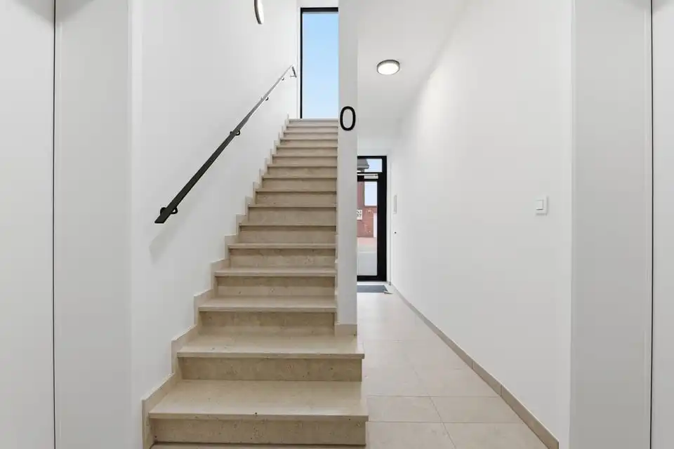 NIEUWBOUWAPPARTEMENT MET 2 SLKS TE HUUR IN SINT-TRUIDEN foto 7