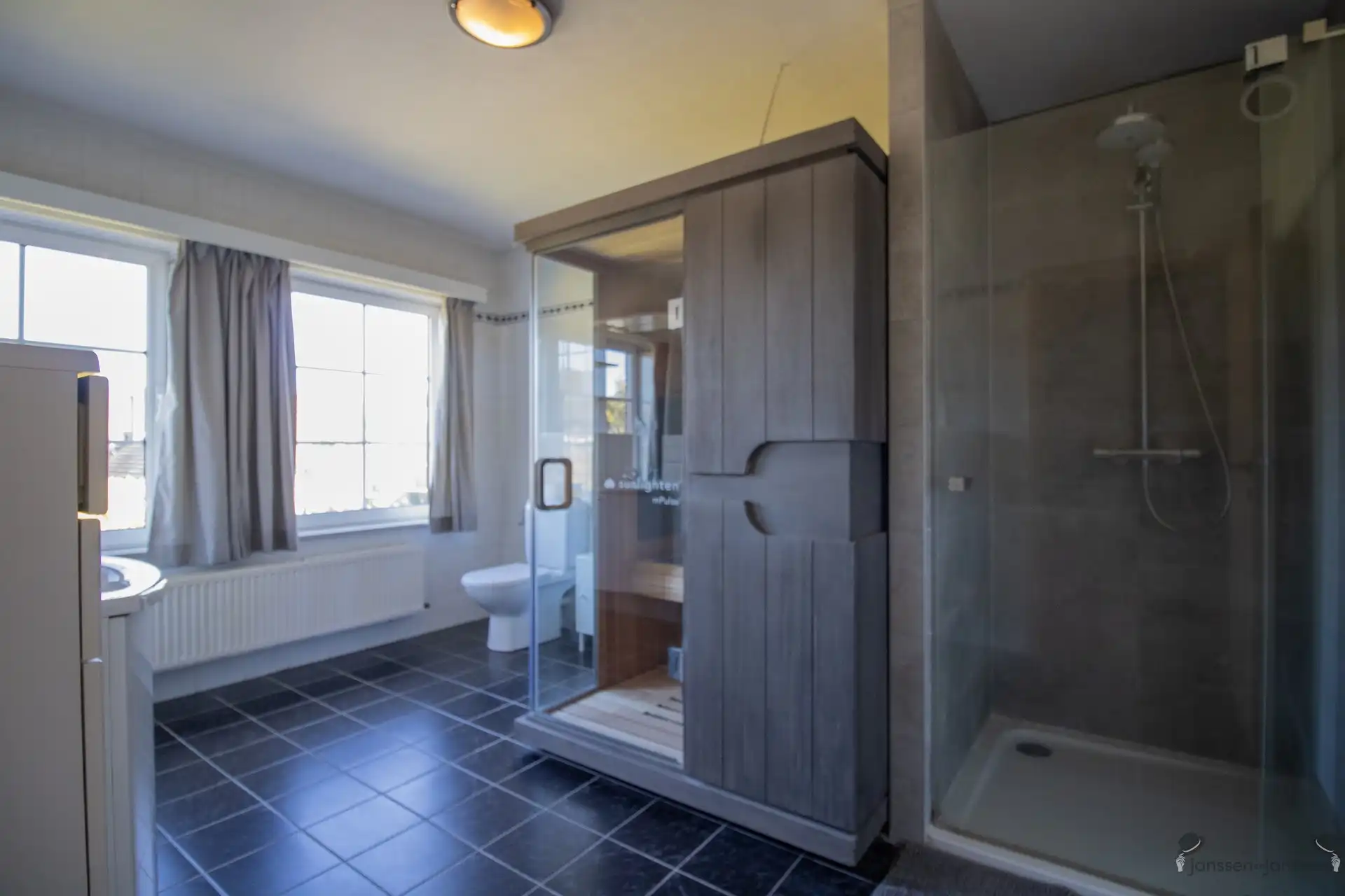 Centraal gelegen recente HOB met min. 5 slaapkamers op 819 m² foto 13
