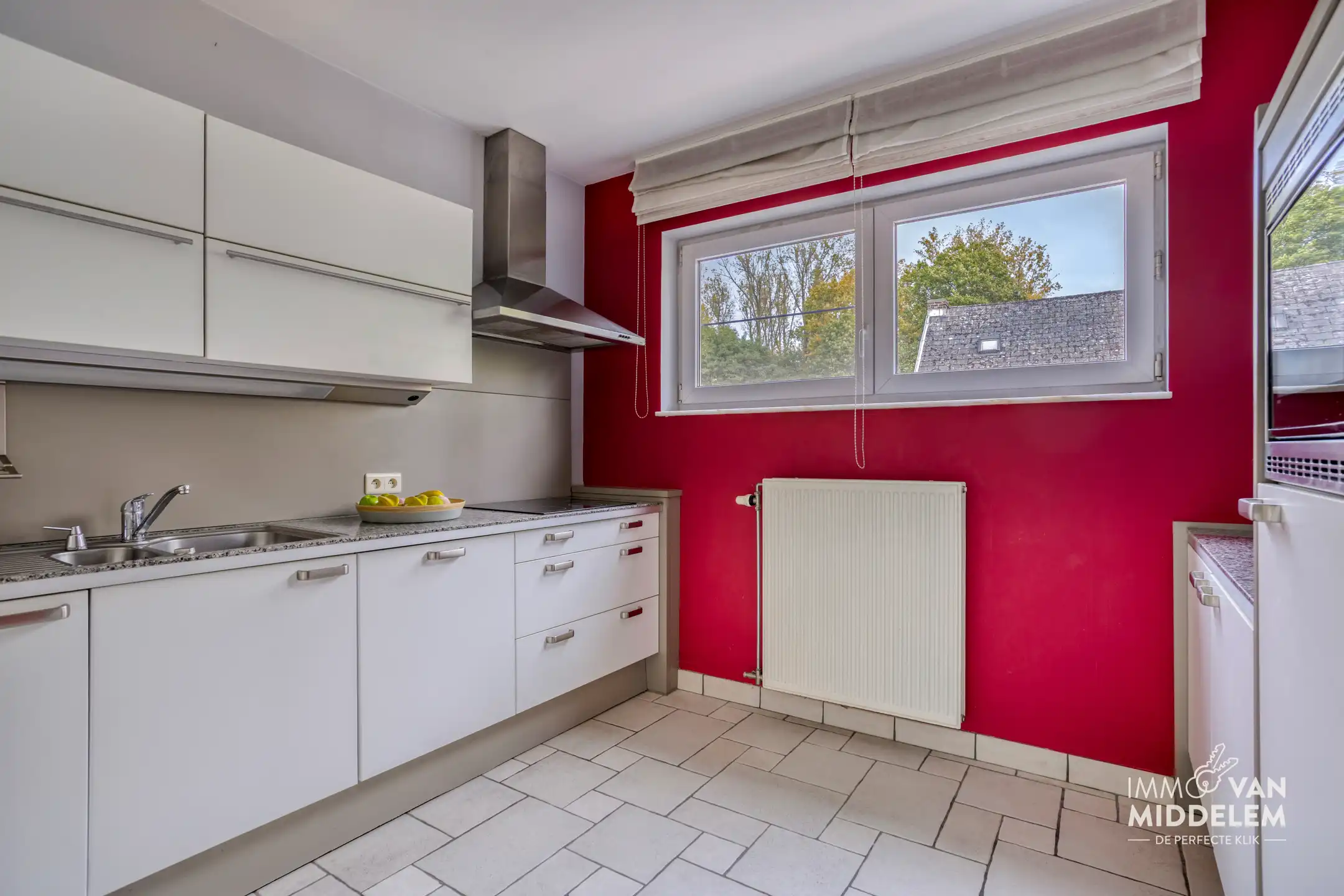 DUPLEXAPPARTEMENT MET 3 SLAAPKAMERS, GARAGE EN BERGING foto 4