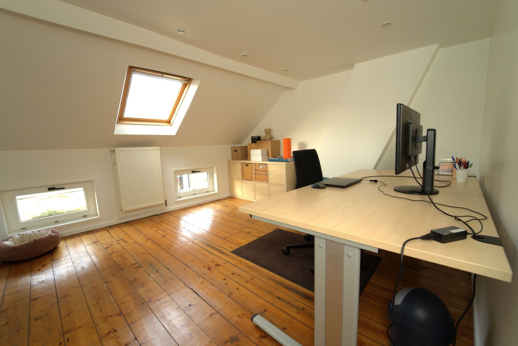 Rijwoning met 3 slaapkamers nabij centrum foto 23