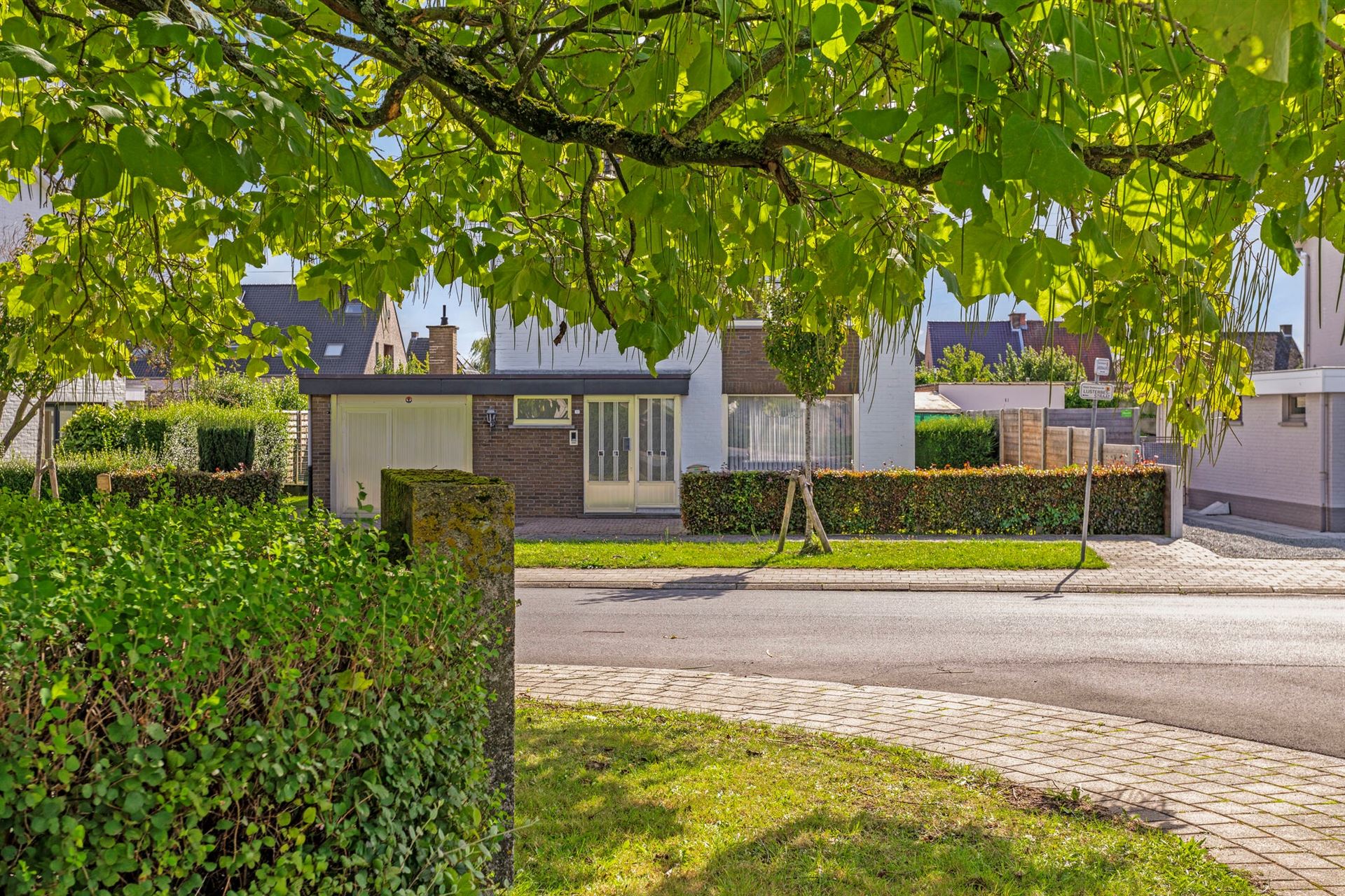 Vrijstaande woning, goed gelegen, 3 slpks. foto 3