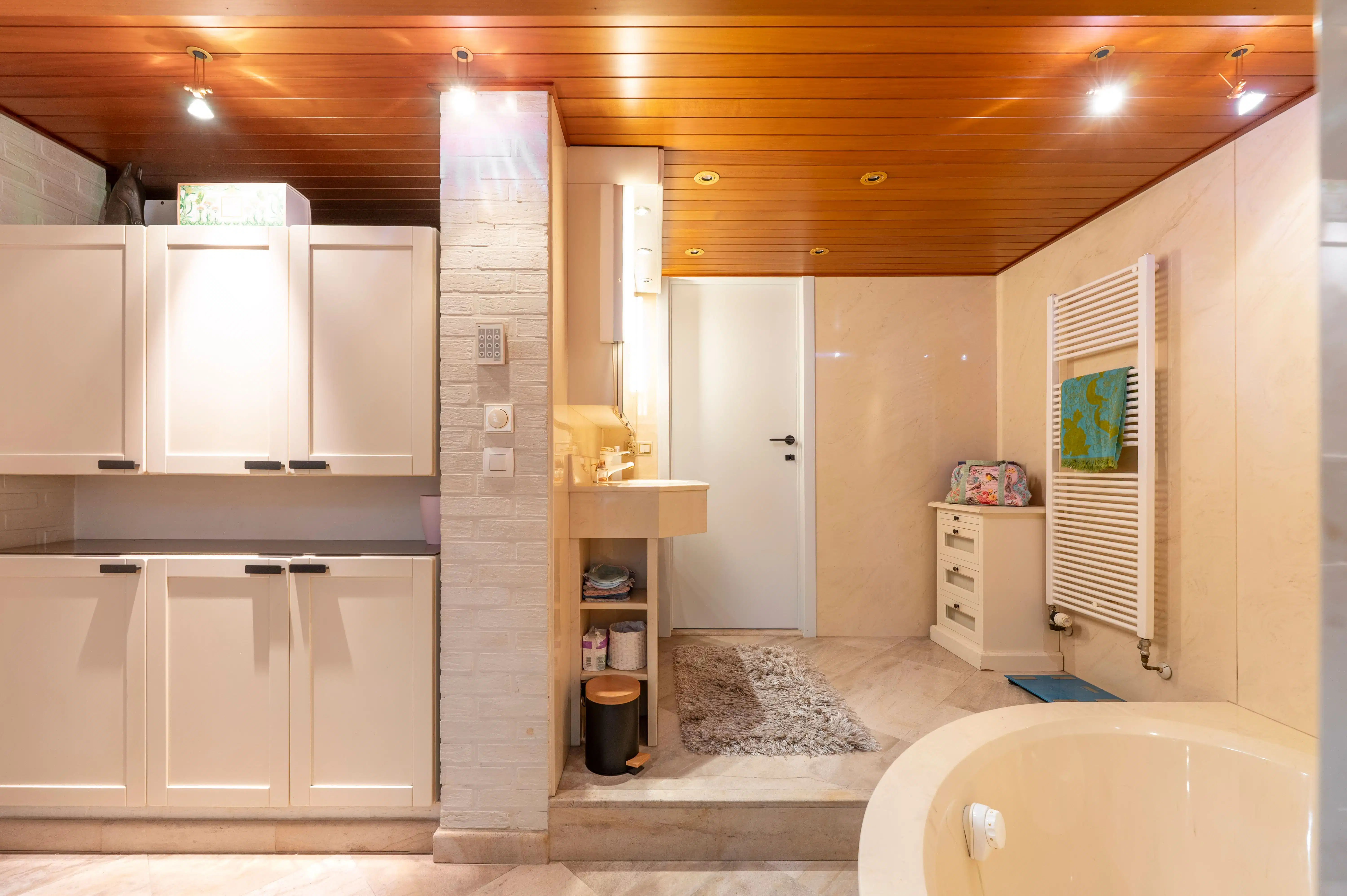 Architecturale sixtieswoning in volledige privacy en uniek natuurlandschap! foto 17
