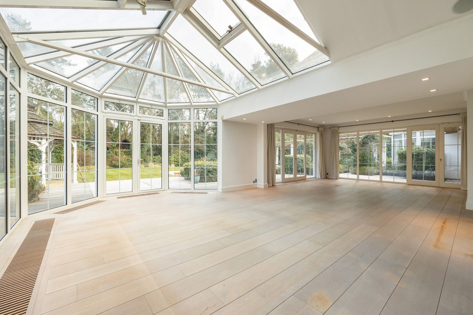 VILLA OP 3.750 m² foto 9