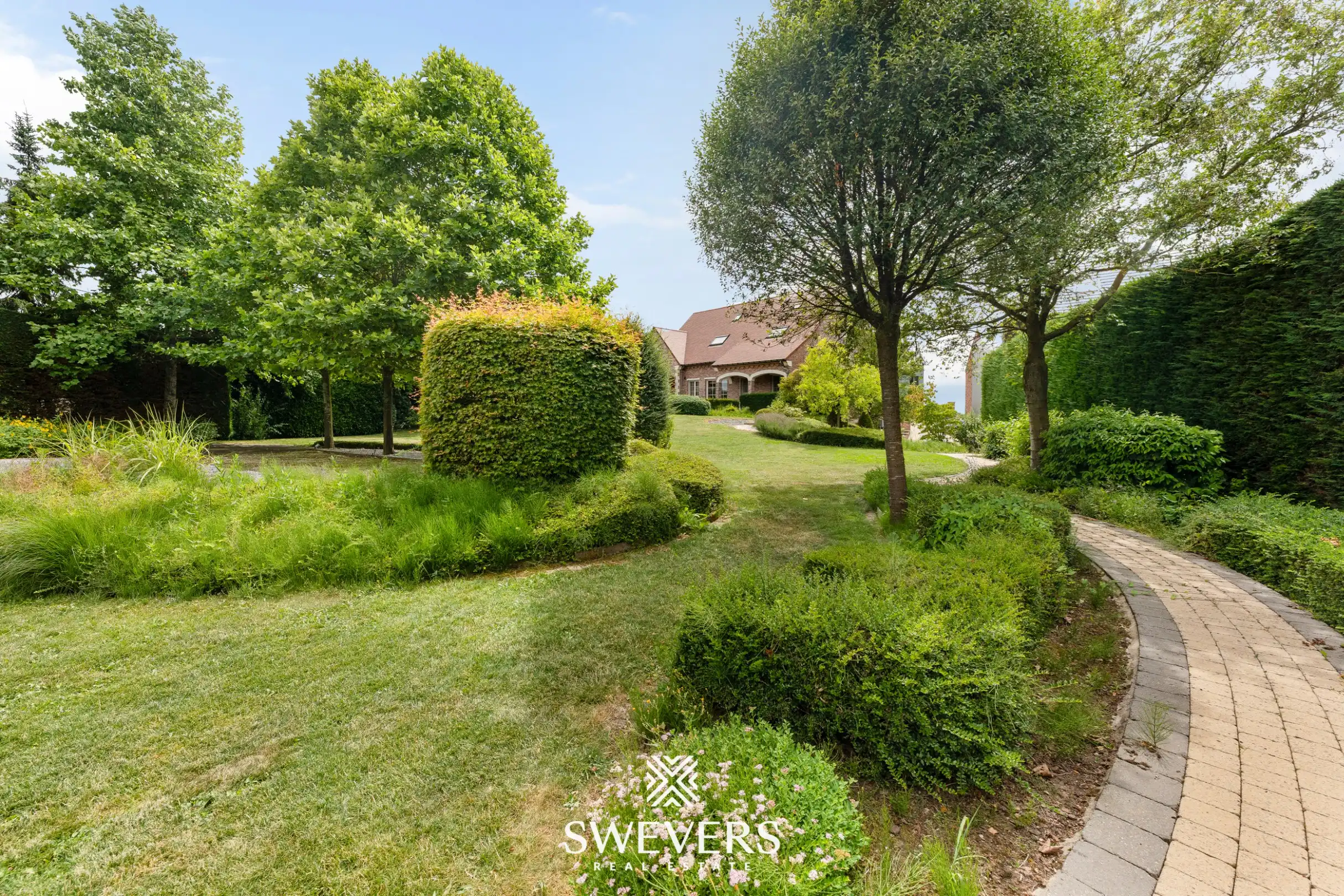 Ruime en instapklare villa met 5 slaapkamers op een perceel van 22a 96ca foto 28