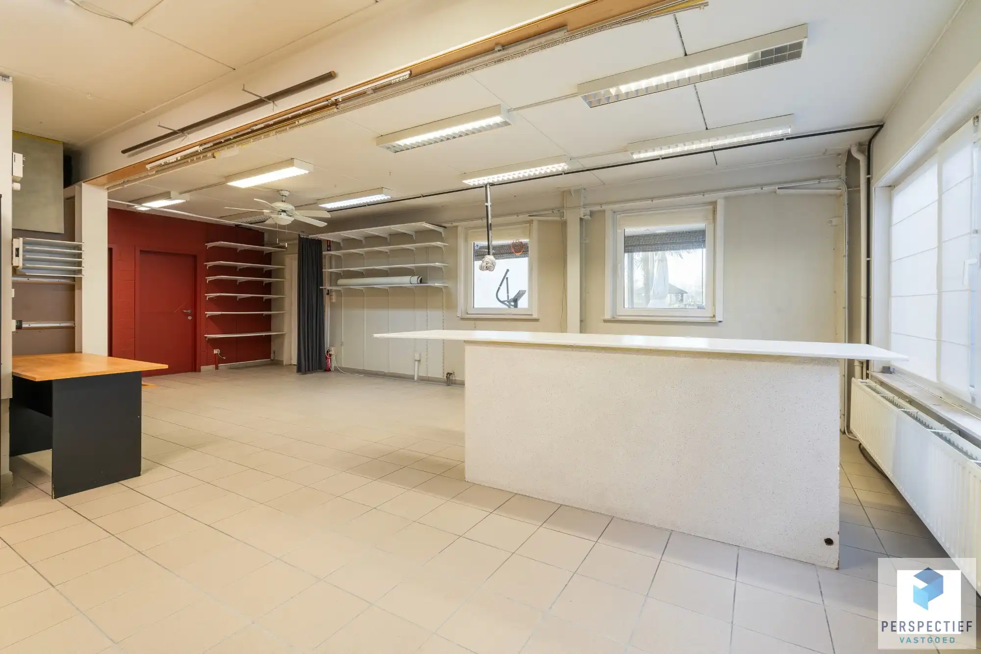 Handelspand met Winkelruimte, Magazijn en Woonst op 1.682 m² foto 19