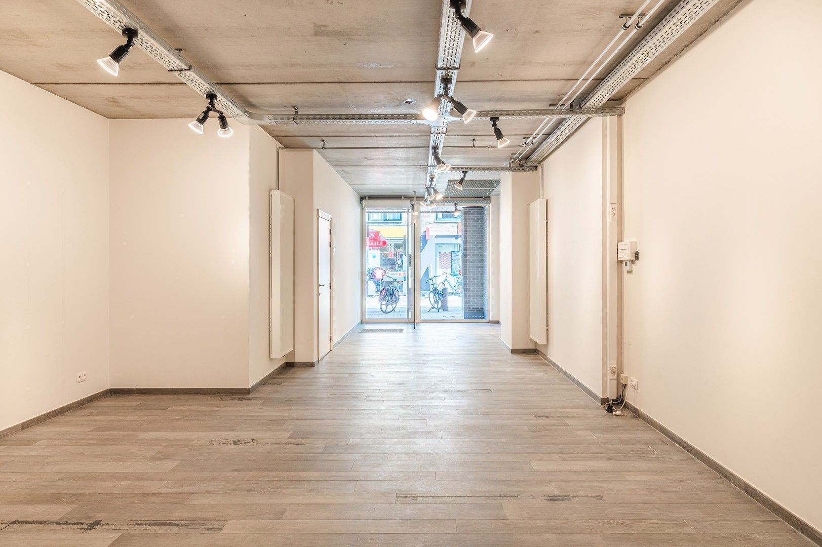 Handelspand in het hart van Bornem foto 2