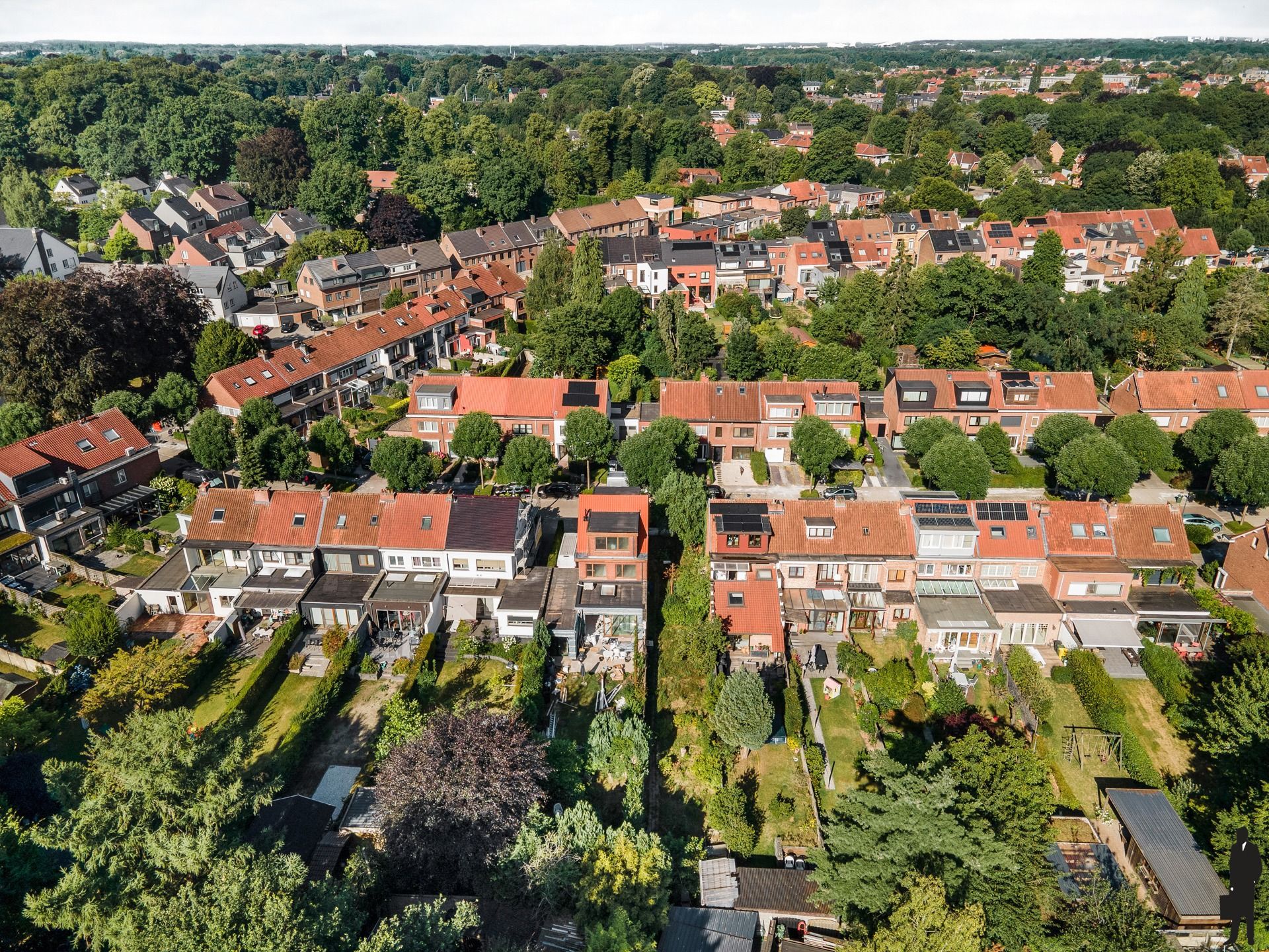 Bouwgrond voor gesloten bebouwing in rustige straat foto 3