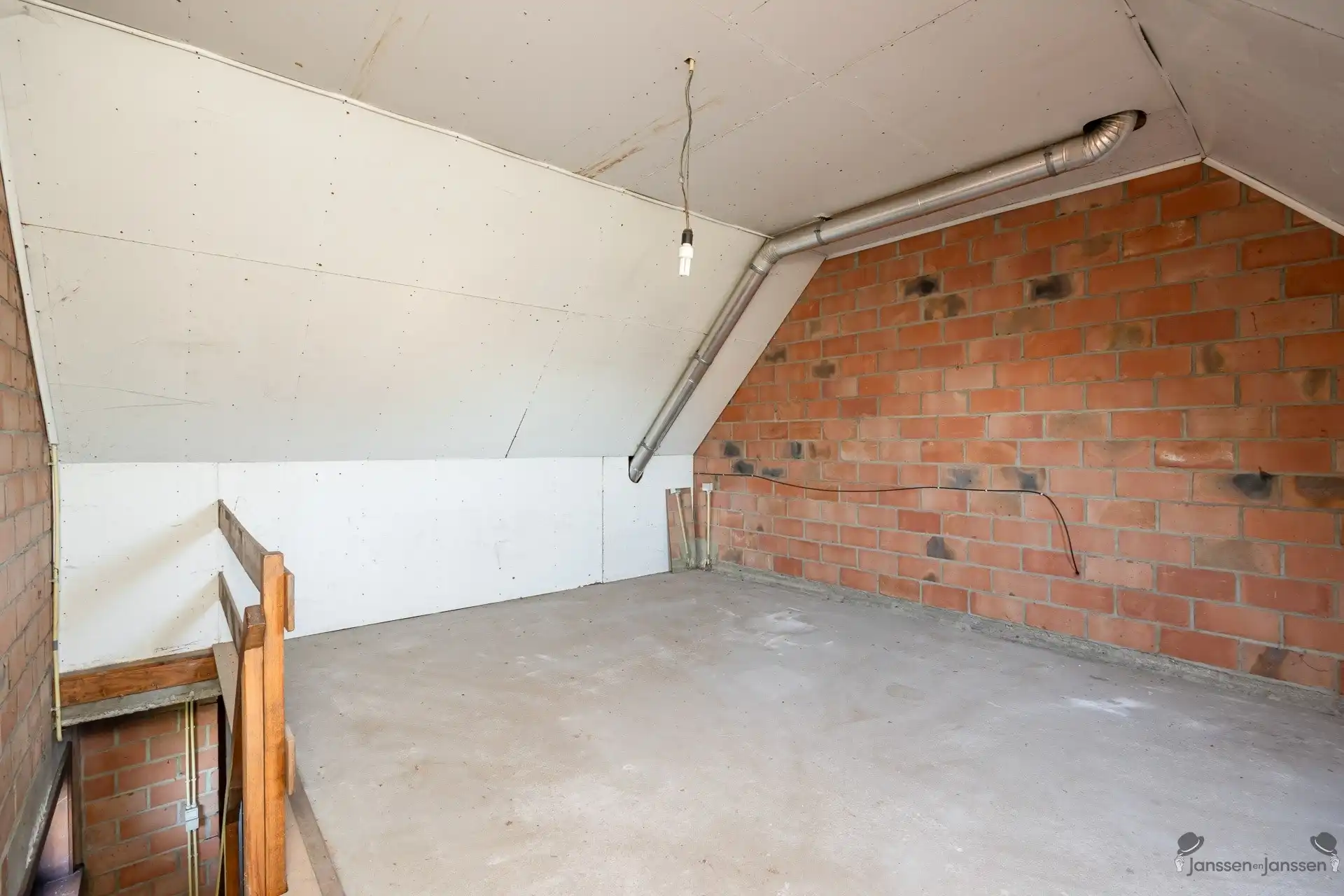 Rustig gelegen villa met uitgestrekte tuin foto 14