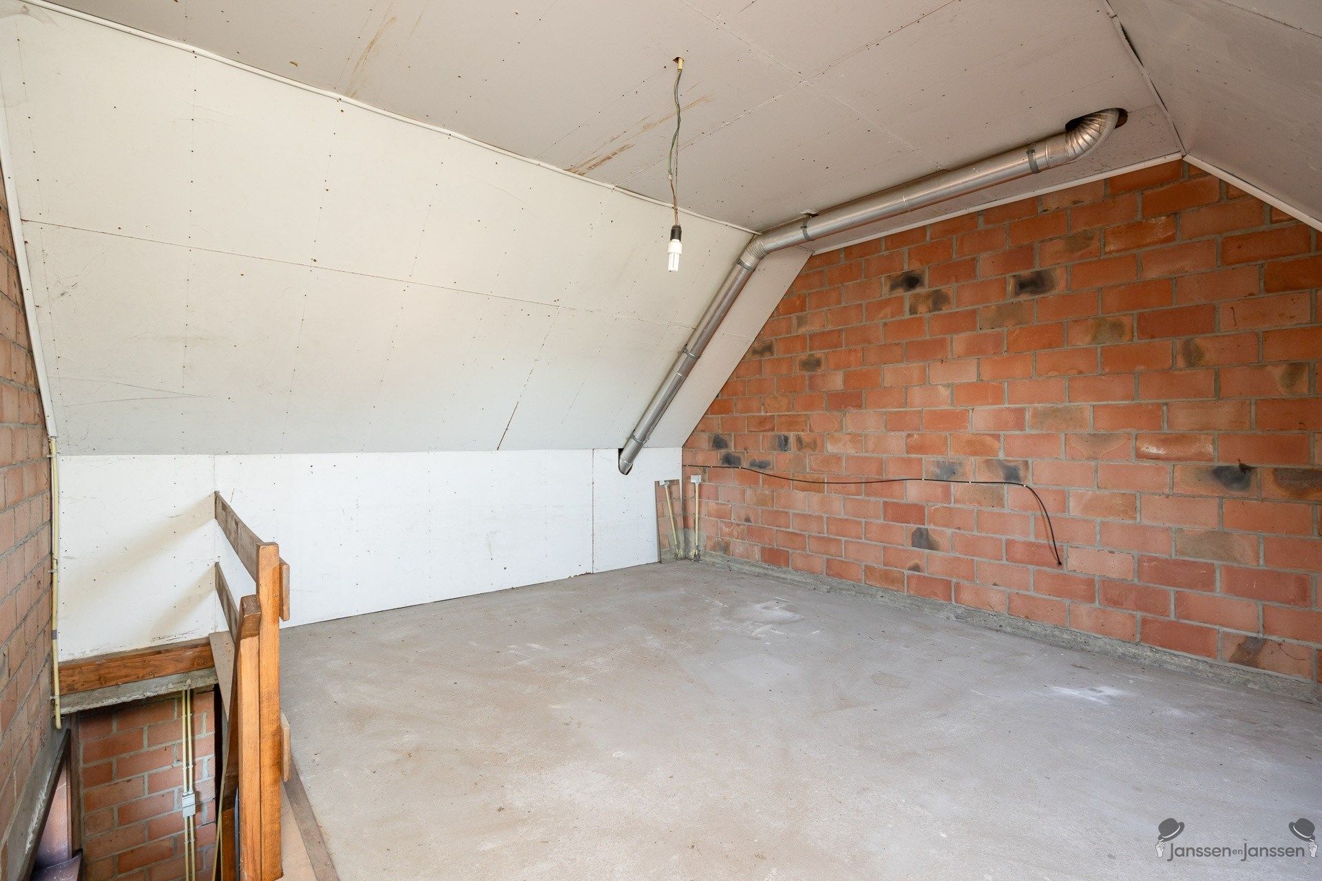 Rustig gelegen villa met uitgestrekte tuin foto 14