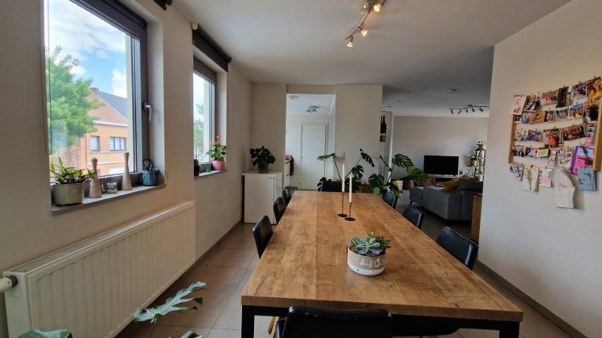 Ruim, energiezuinig DUPLEXAPPARTEMENT met 2slaapkmers, mooie leeefruuimten, terras en parking. foto 7