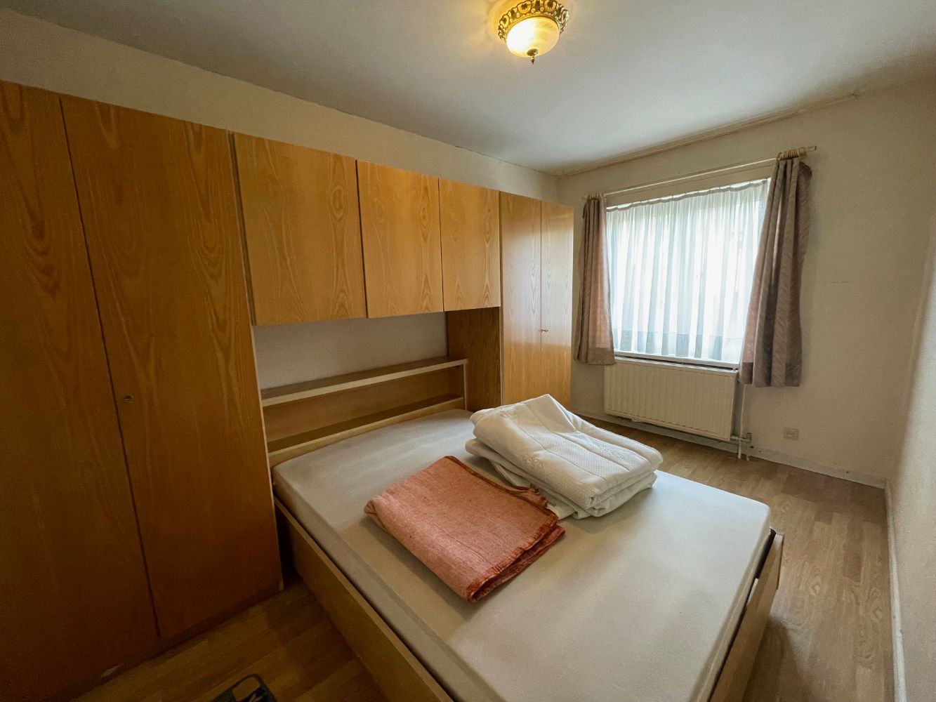 Ruim gelijkvloersappartement met twee slaapkamers en gesloten garagebox. foto 10