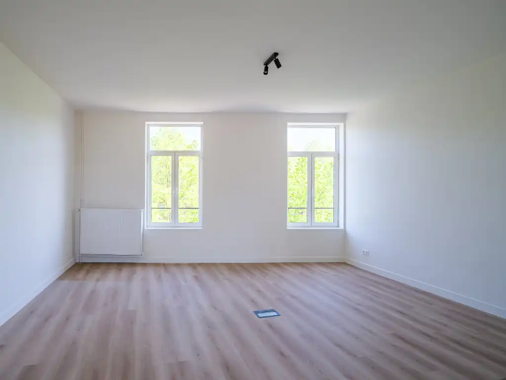 Instapklare en karaktervolle herenwoning (= kantoor) met buitenruimte aan de gegeerde Coupure foto 17