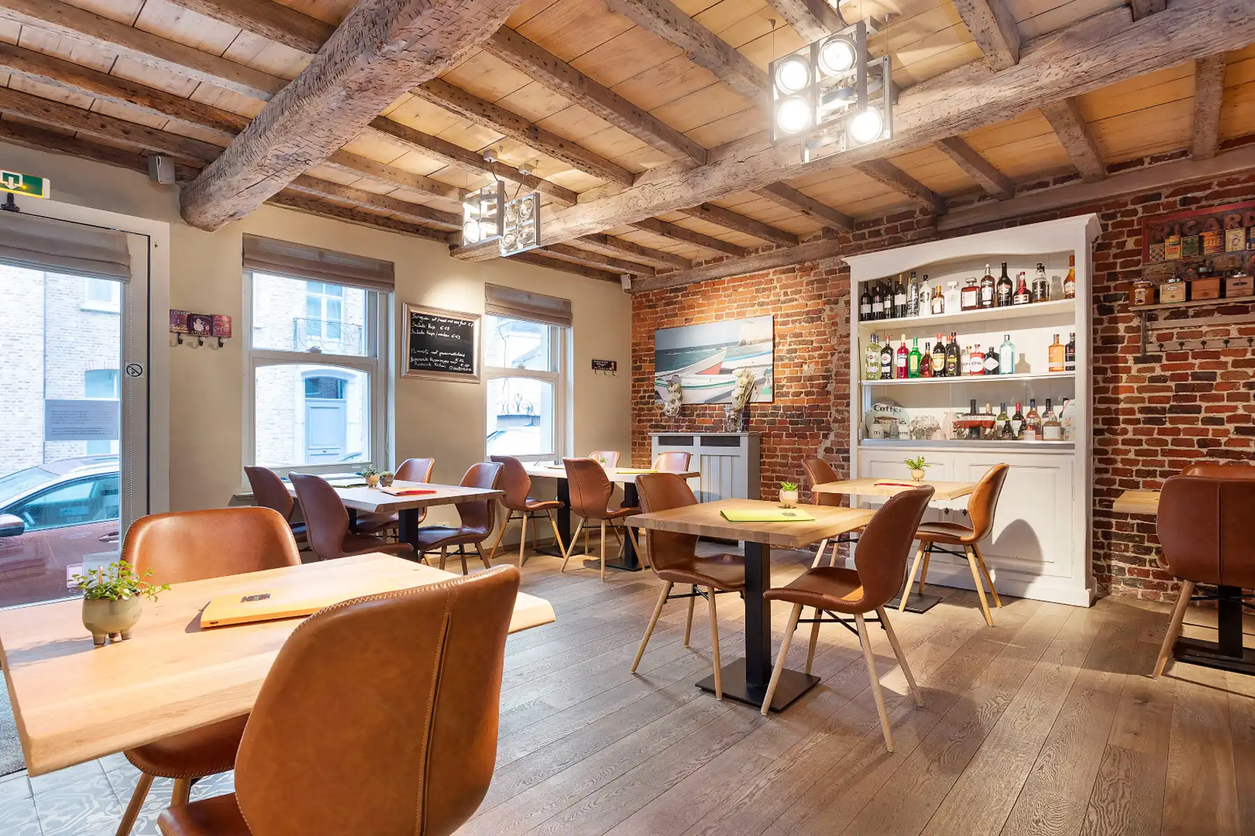 Handelspand met woonst te centrum Lede. foto 2