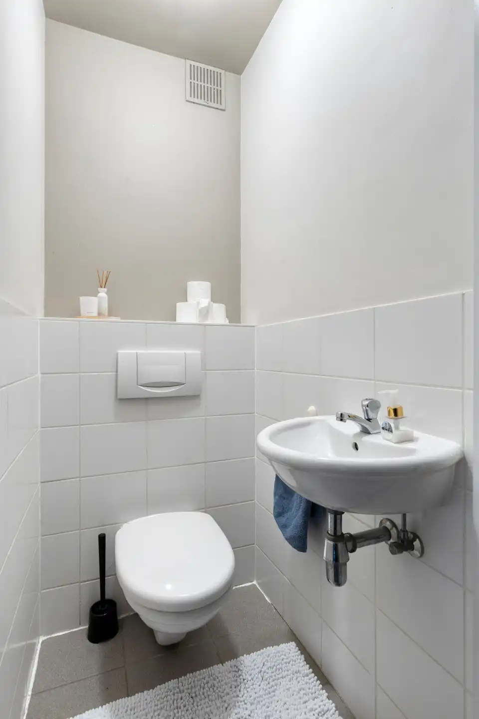 Ruim appartement(143m2) met 3 slaapkamers in hartje Wezemaal foto 13