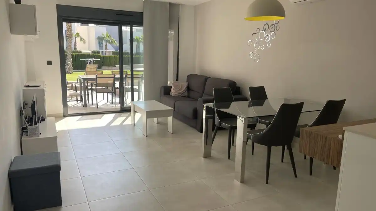 Mooi gelijkvloers appartement met 2 slpks en 2 badkamers foto 7