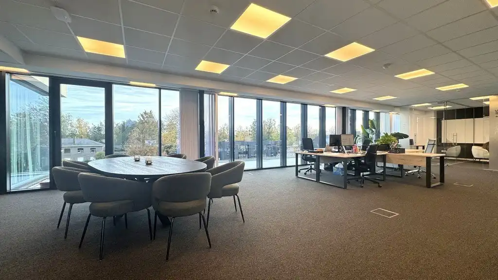 Trendy kantoorruimte te huur op zichtlocatie te Sint-Martens-Latem foto 11