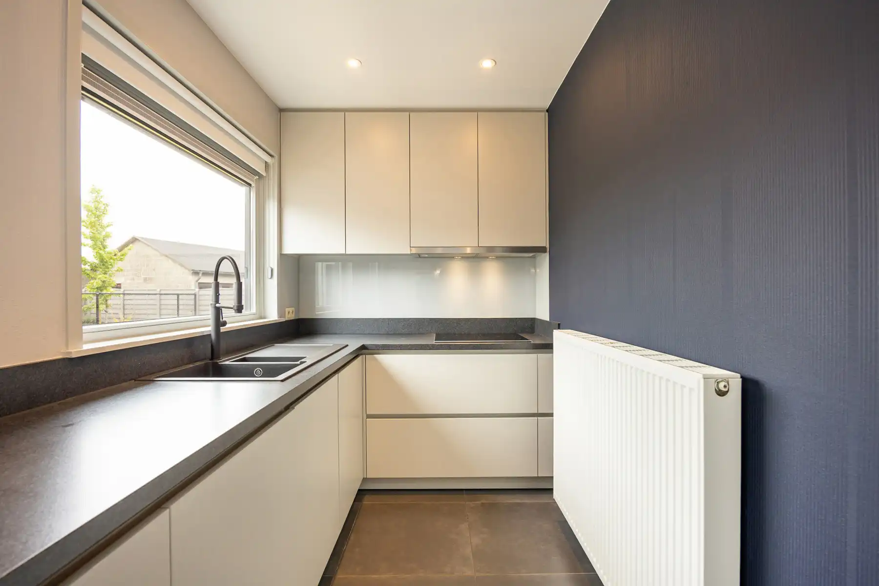 Laagbouwwoning met 3 slaapkamers, garage en carport op een rustige locatie in Merksplas.  foto 8