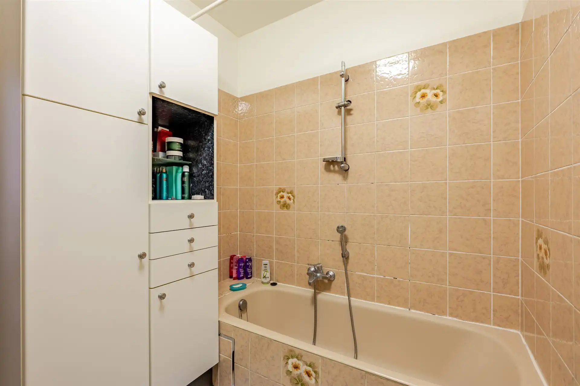 Lichtrijk hoekappartement met 2 slaapkamers in Sint-Niklaas foto 8