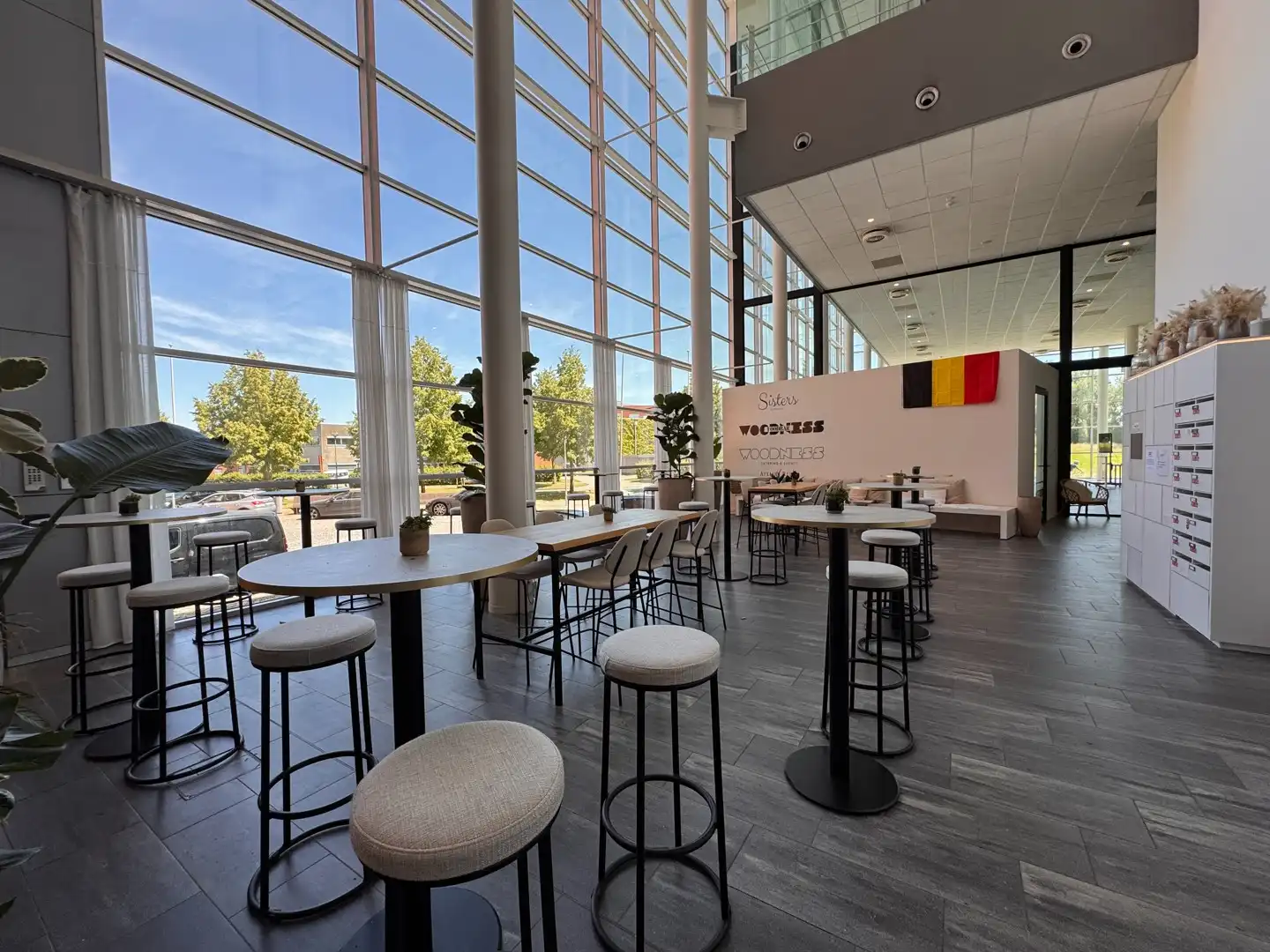 Instapklare kantoorruimte van 705 m² in Ieper foto 5