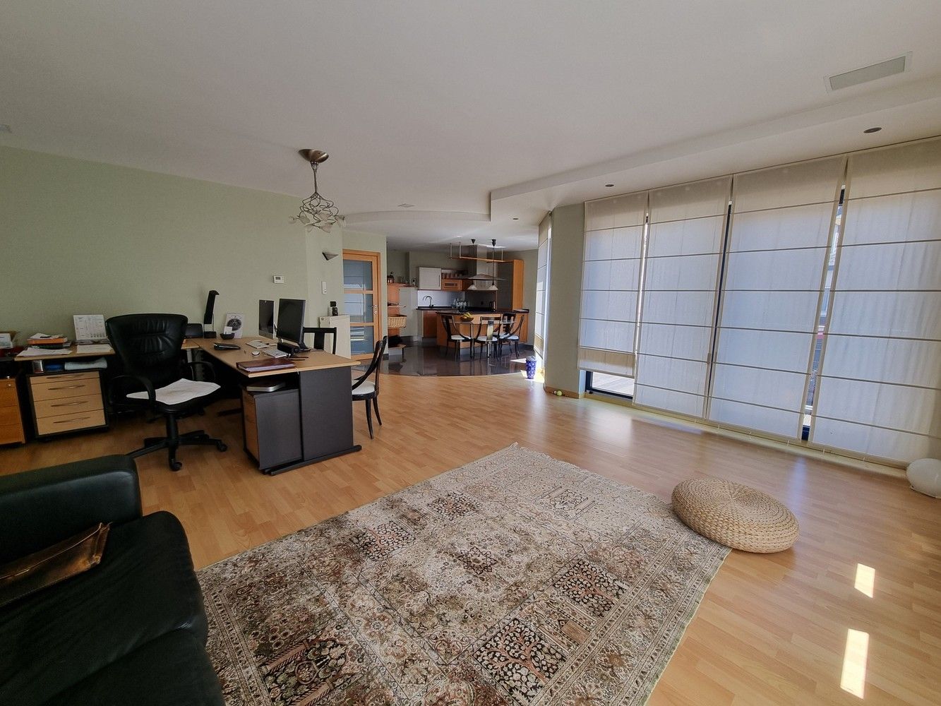 Zeer ruim instapklaar appartement met 3 slpks in het centrum foto 2