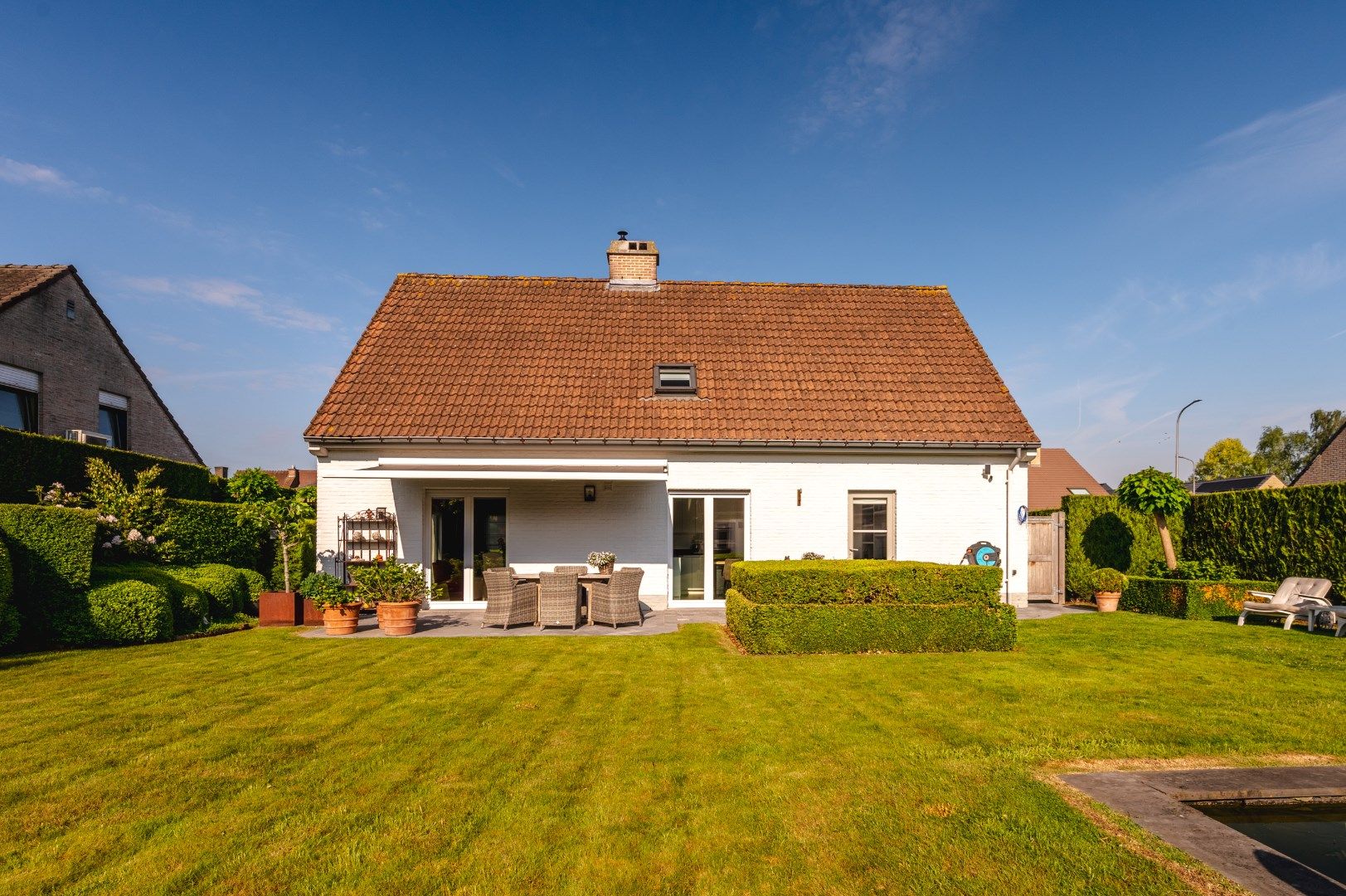 Tot in de puntjes verzorgde villa met 4 slaapkamers, garage en zonnige tuin. foto 5
