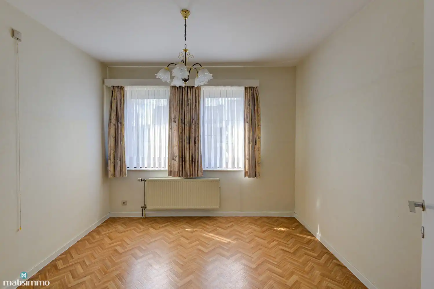 RUIM APPARTEMENT MET 3 SLAAPKAMERS, BALKON, KELDERBERGING EN GARAGEBOX IN BEVERST foto 8