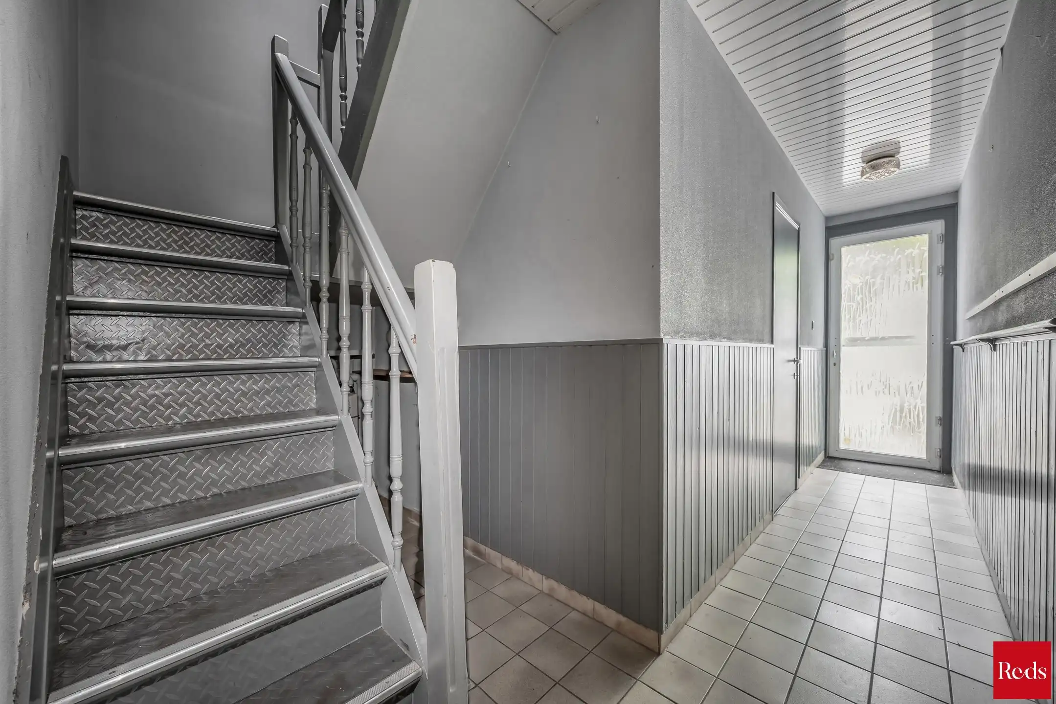 te renoveren woning met 3 ruime slaapkamers , garage en tuin foto 12