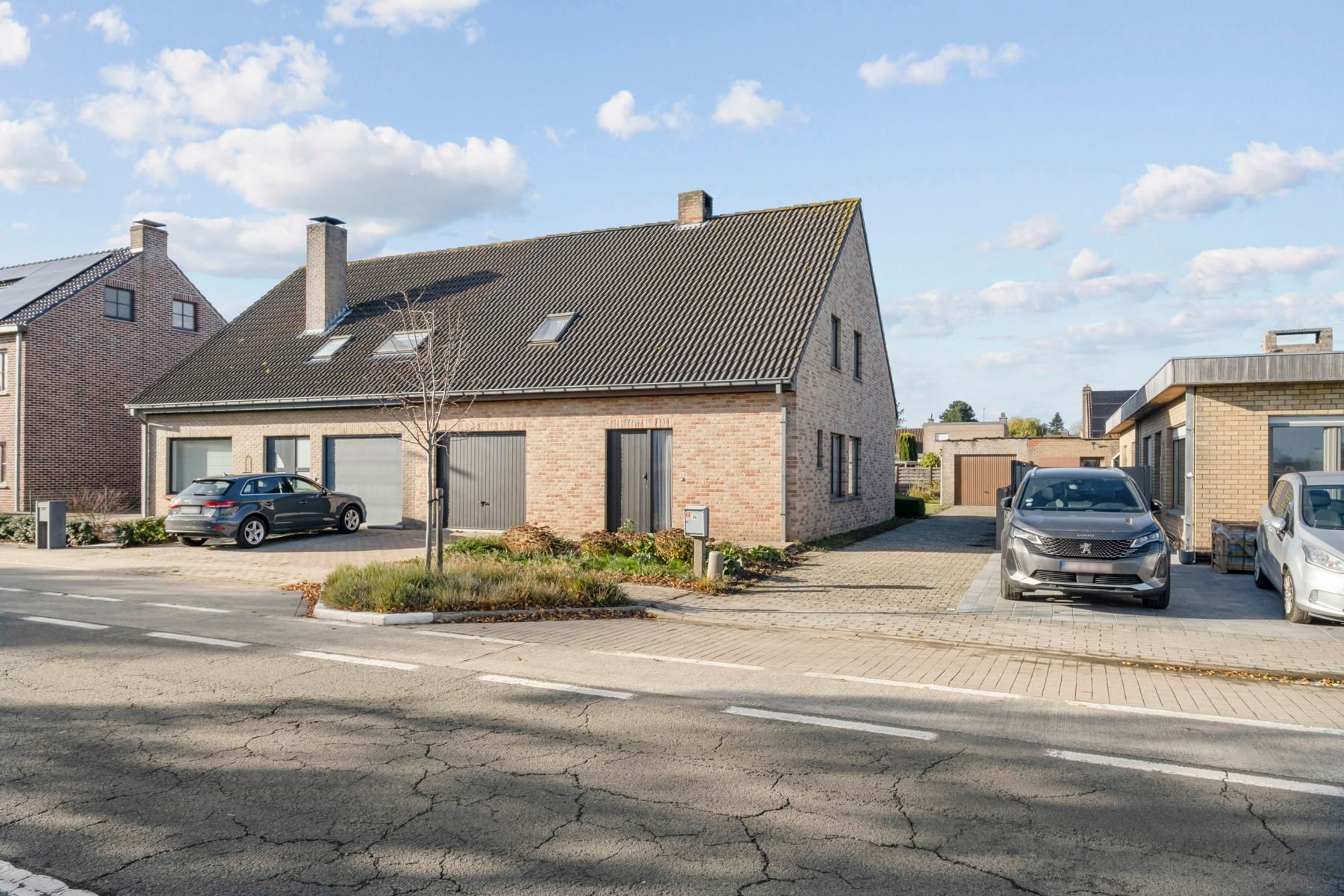 Hoofdfoto van de publicatie: Op te frissen woning nabij centrum Loppem