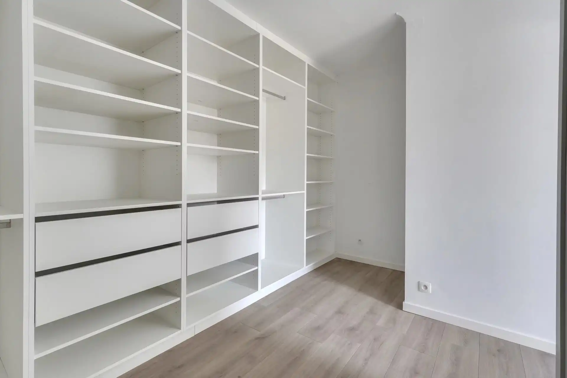 Energiezuinig appartement met terras, garage en 2 autostaanplaatsen foto 8