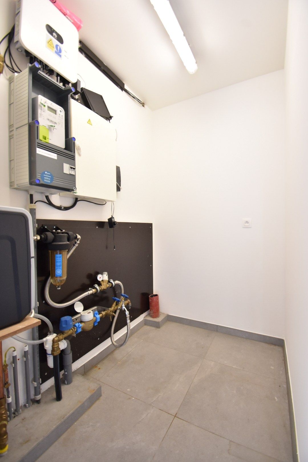 Knap afgewerkt duplexappartement met twee slaapkamers, terras, berging en standplaats vlak aan het dorpsplein van Hoeselt foto 27