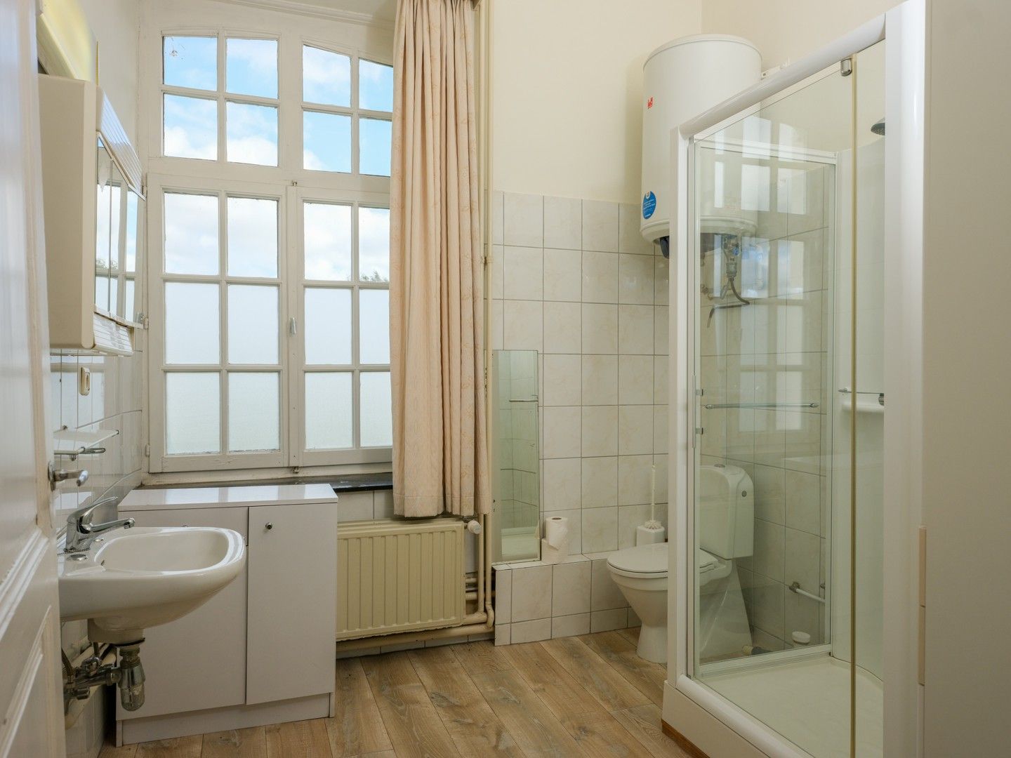 Karaktervolle voormalige pastorie met tuin in het hart van Erondegem foto 17