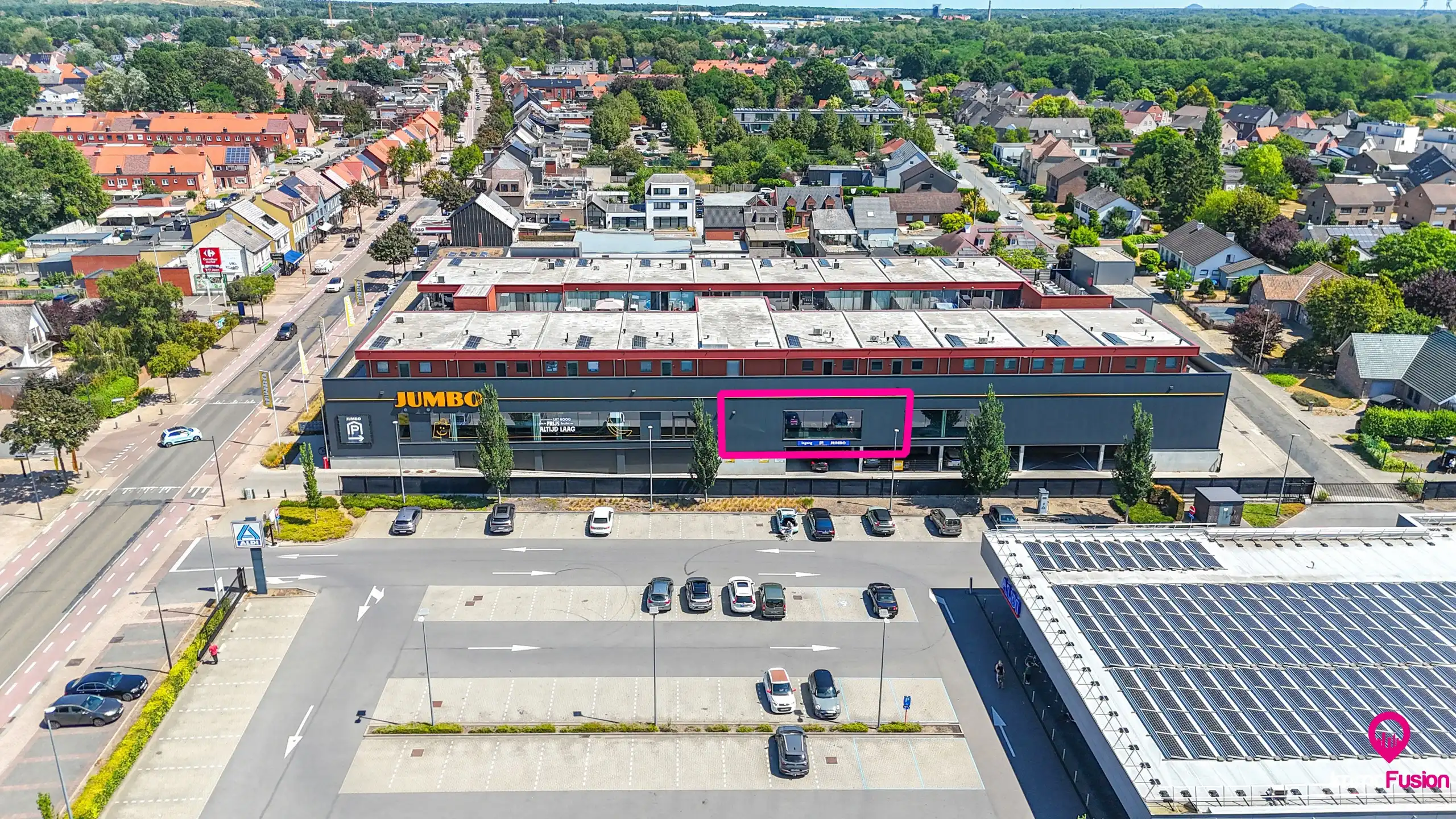 Modern handelspand in het centrum van Heusden-Zolder foto {{pictureIndex}}