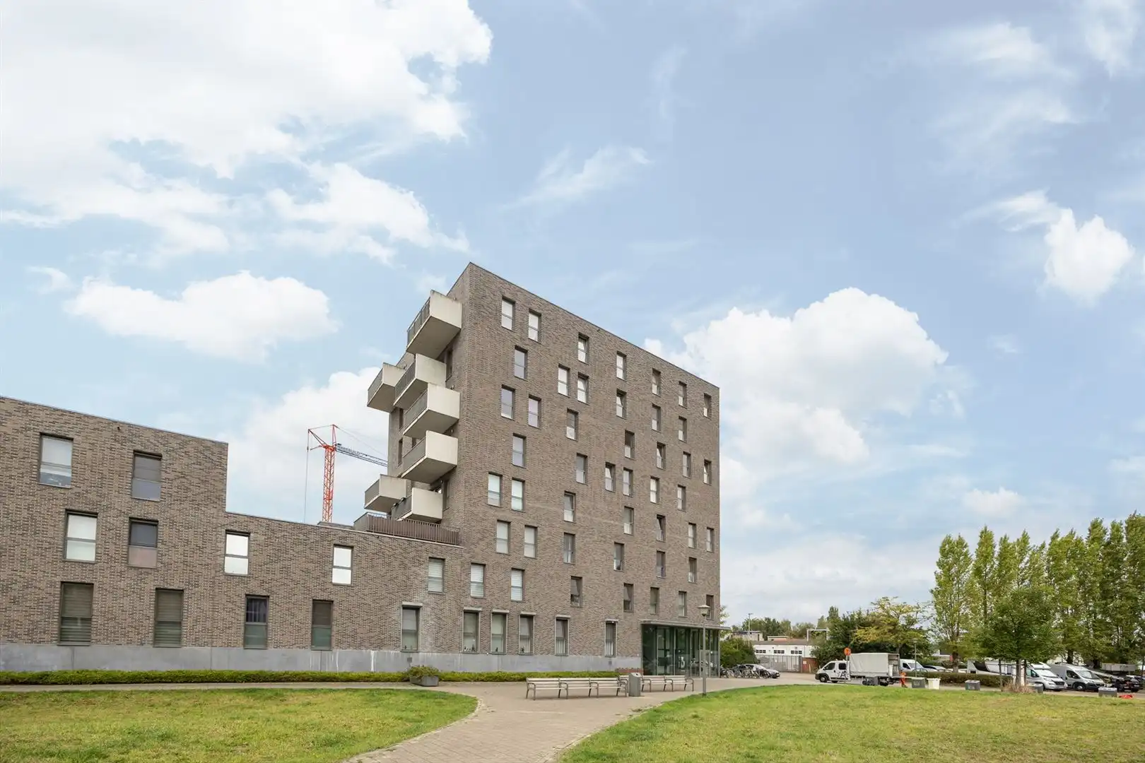 Modern en licht appartement met terras in parkomgeving. foto 21