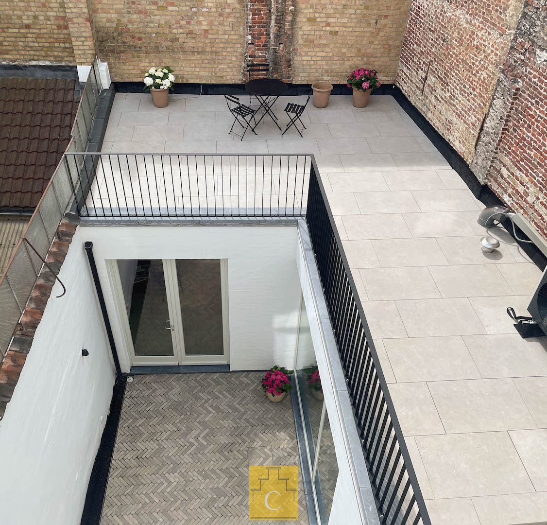 pas gerenoveerd diephuis op iconisch stadsplein, een meesterwerk van historiek en hedendaagse luxe foto 19