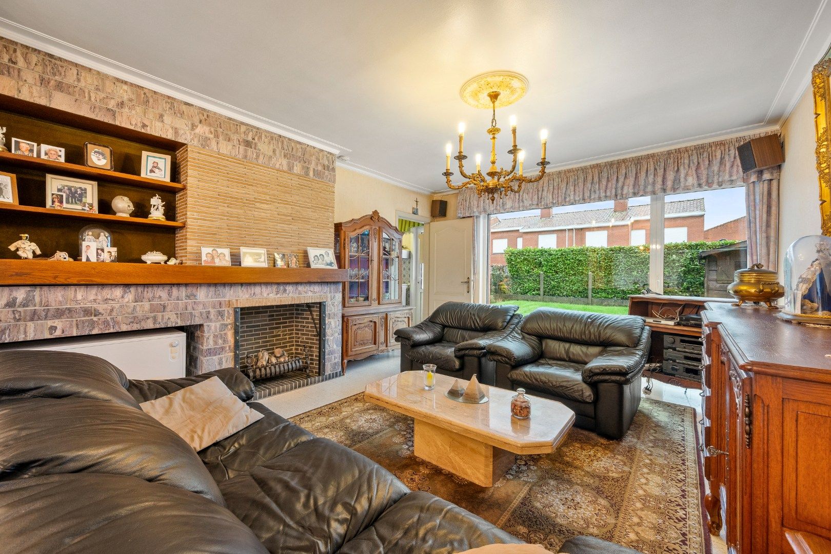 Halfopen woning met 4 slaapkamers, garage met oprit en zuidgerichte tuin in Dadizele-centrum foto 4