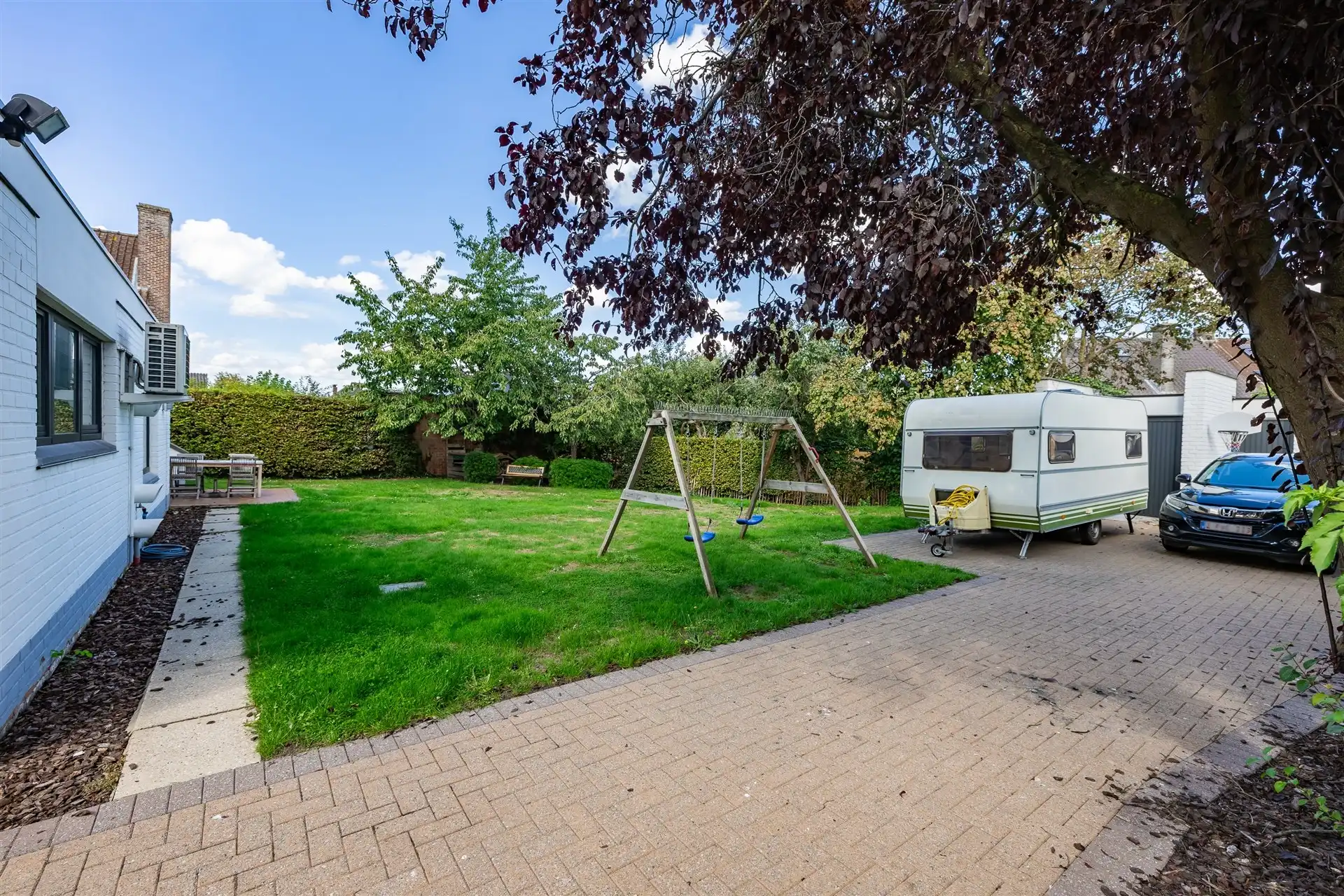 Riante woning met 4 slaapkamers , tuin en praktijk foto 5