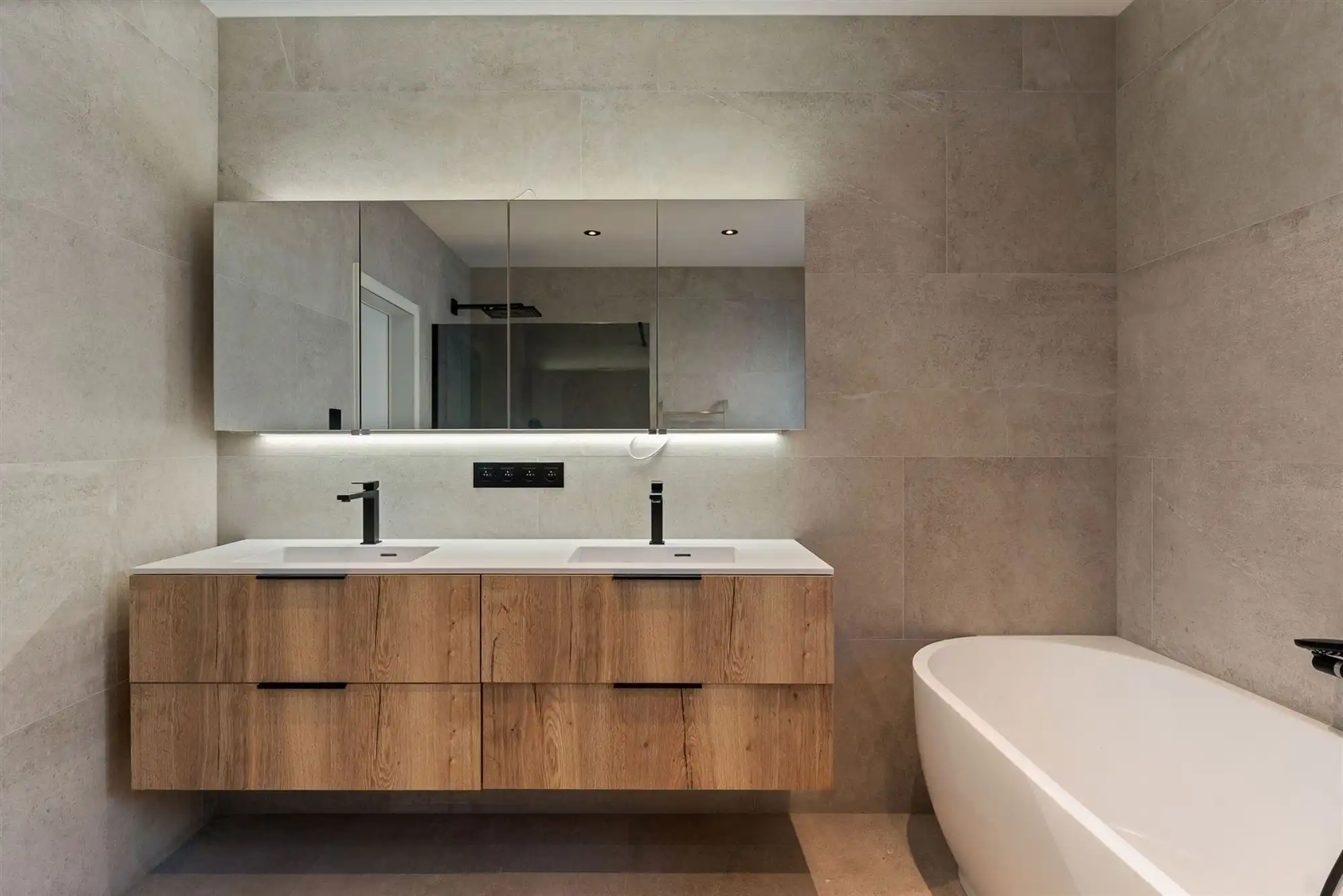 MODERNE EN RECENT GEBOUWDE WONING MET 5 SLAAPKAMERS OP EEN RUIM PERCEEL VAN 13A46CA TE PAAL foto 18