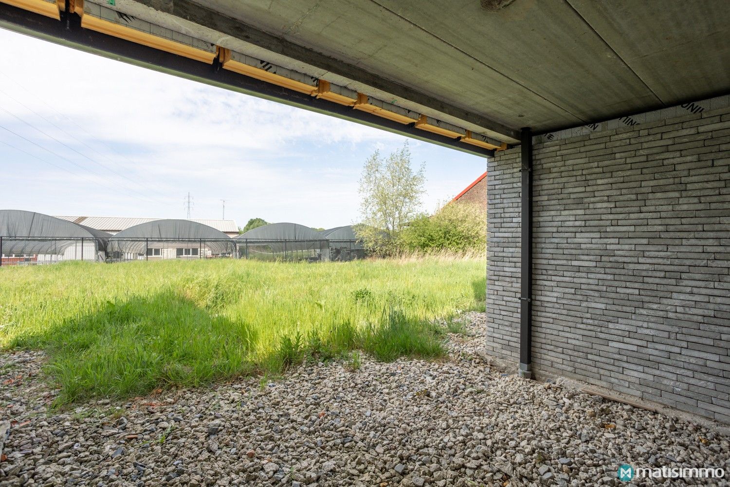 MODERNE NIEUWBOUWWONING MET 3 SLAAPKAMERS, INPANDIGE GARAGE EN VOLLEDIG ONDERKELDERD VLAKBIJ HET CENTRUM VAN BILZEN foto 32