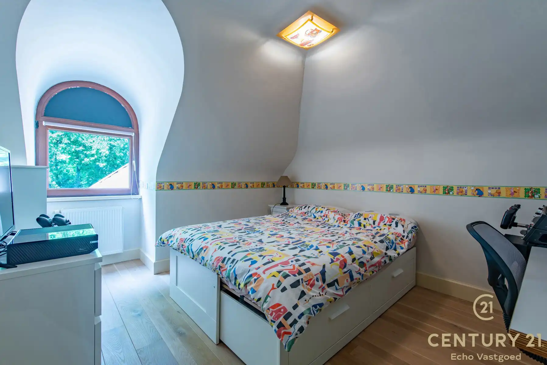 Riante villa met 5 slaapkamers, 4 badkamers en binnenzwembad foto 23