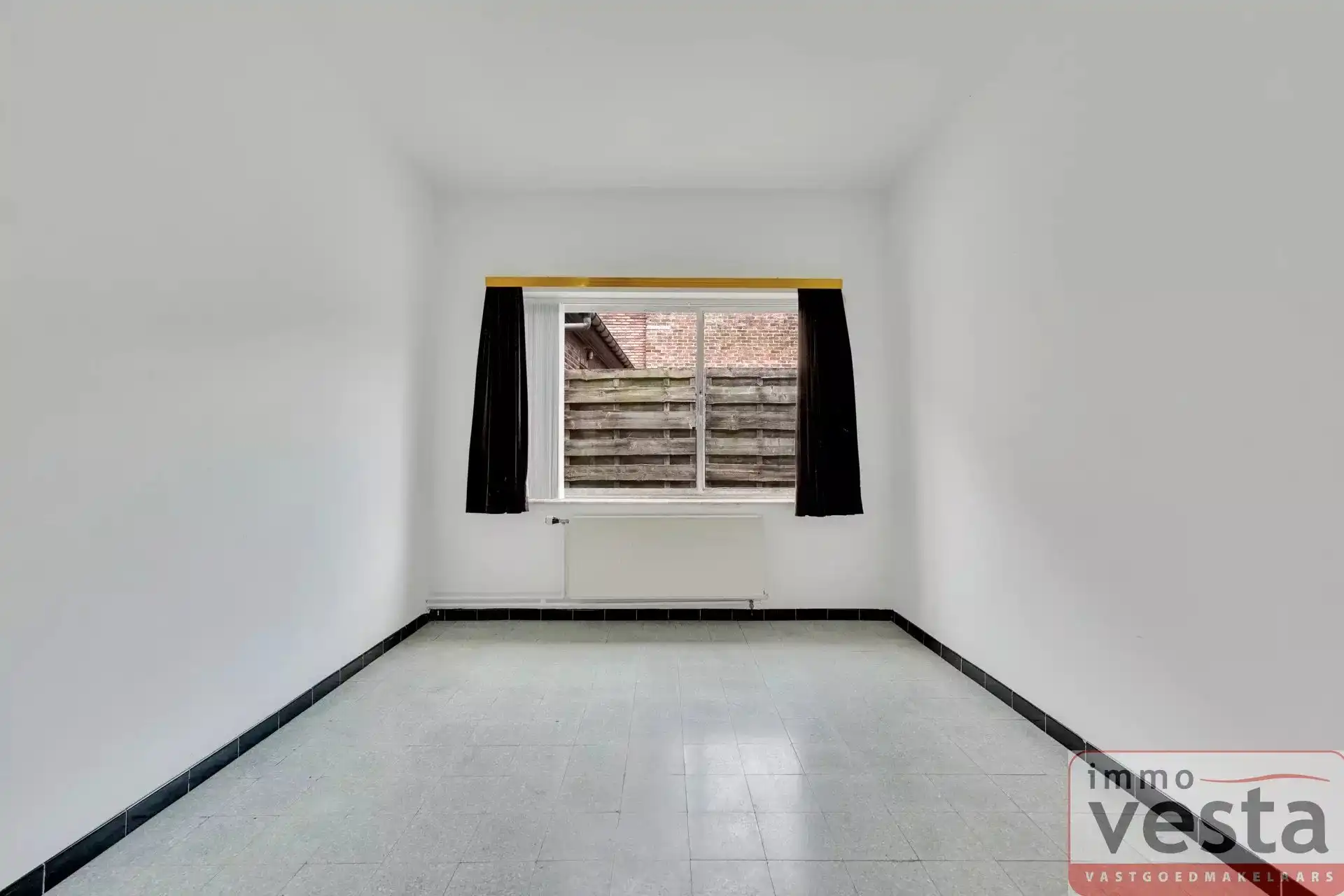 Bungalow met vier slaapkamers, inpandige garage en ruime tuin in Kortessem foto 6