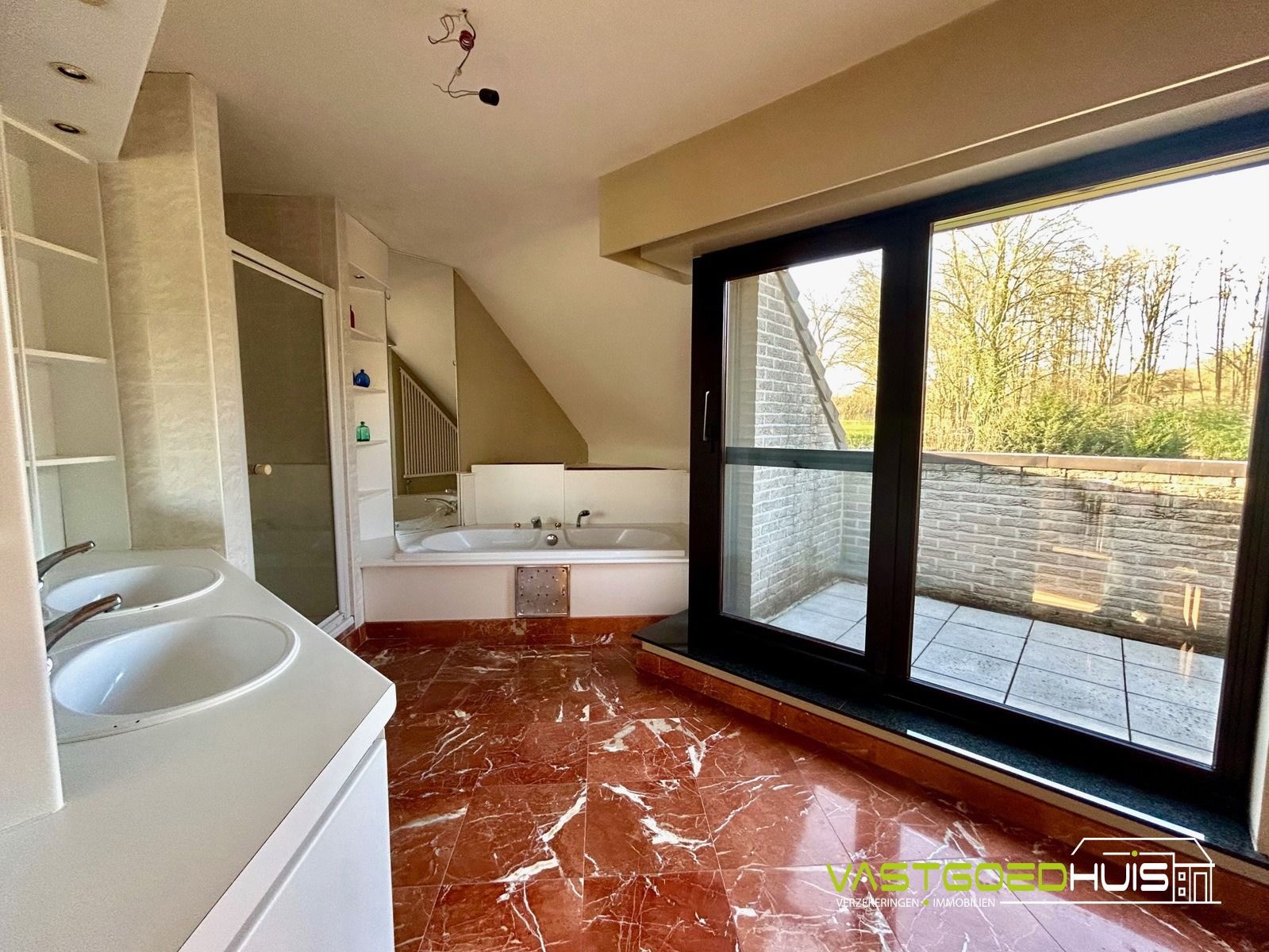 Statige villa met 5 slaapkamers en tuin op 18a26ca foto 14