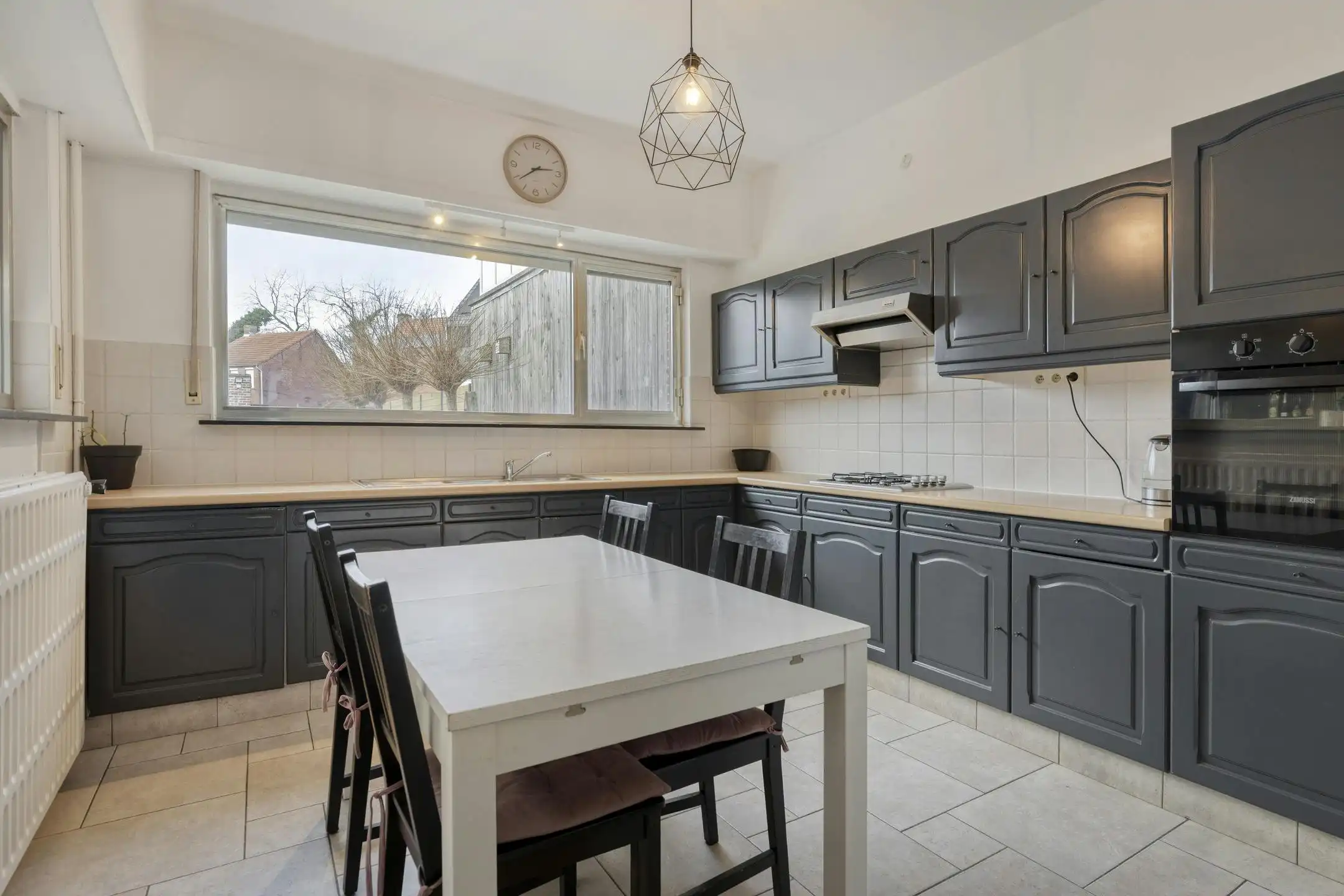 Instapklare woning in Kalmthout met 5 slaapkamers te koop. foto 8