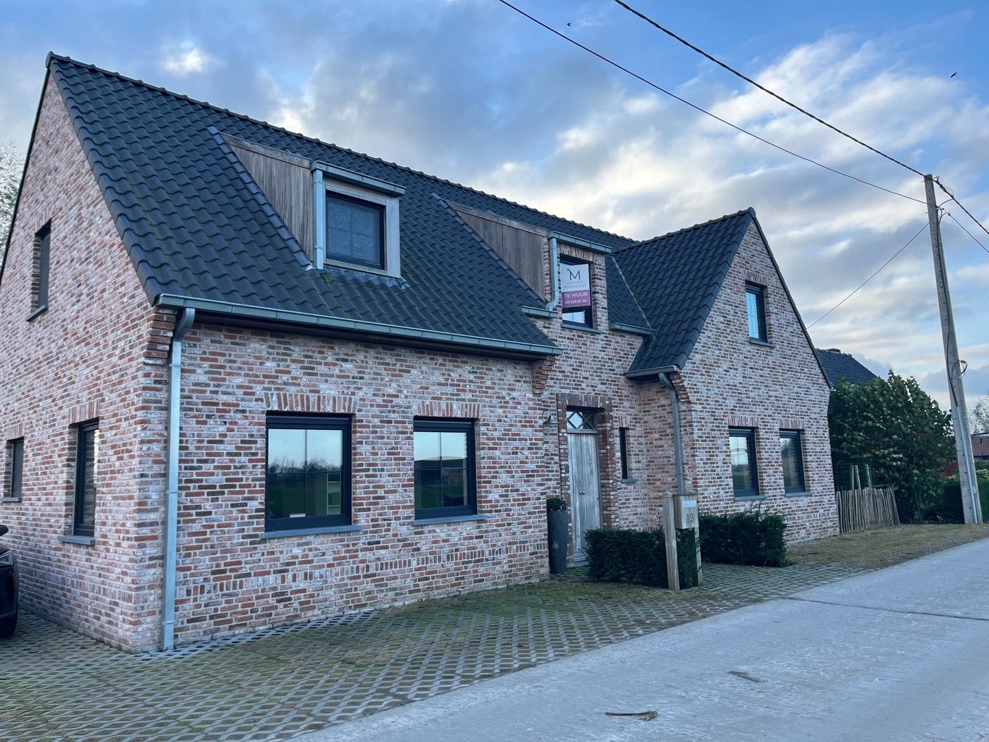 Landelijke woning met 3 slaapkamers en zonnige tuin! foto {{pictureIndex}}