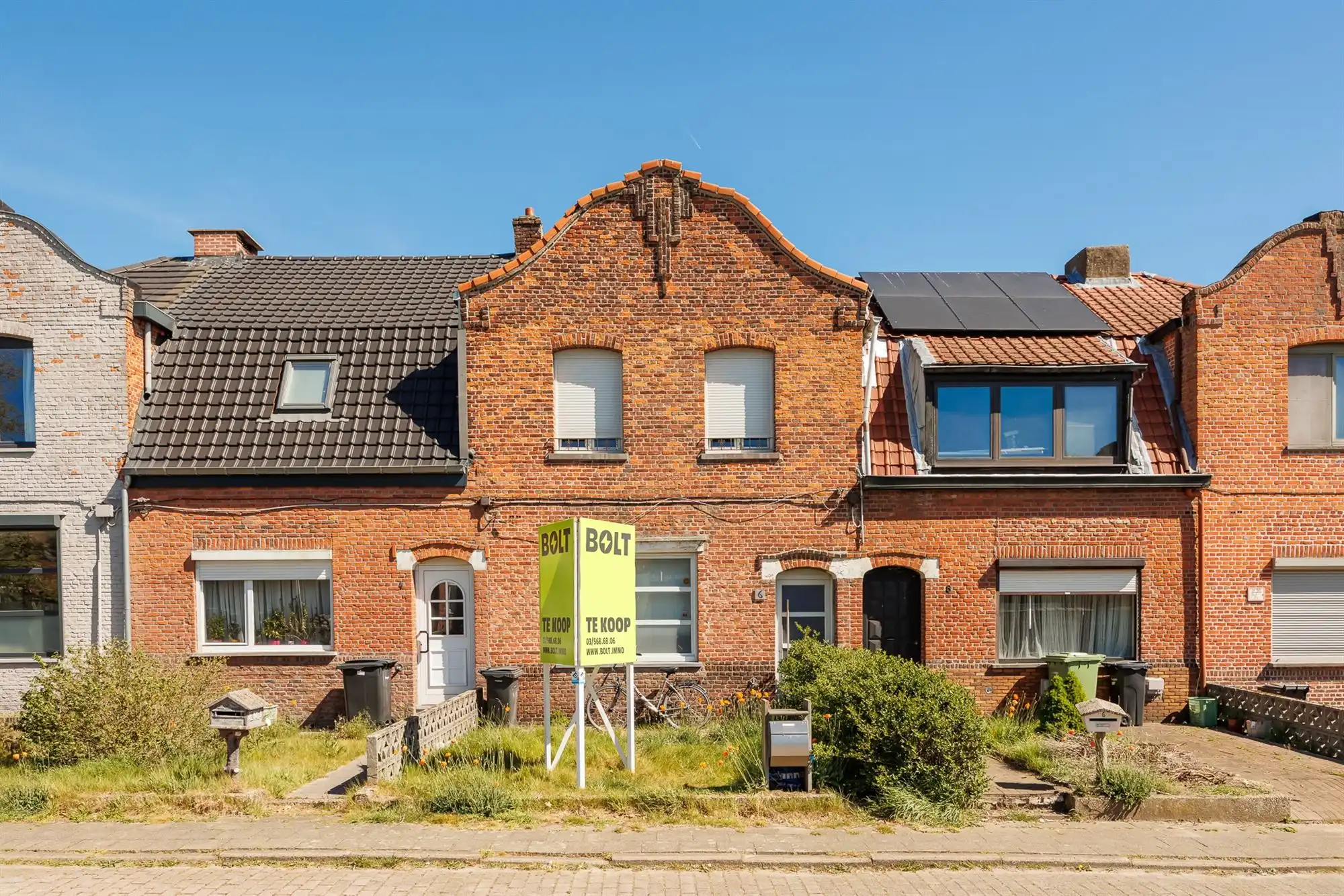 Hoofdfoto van de publicatie: Te renoveren huis met tuin op rustige ligging