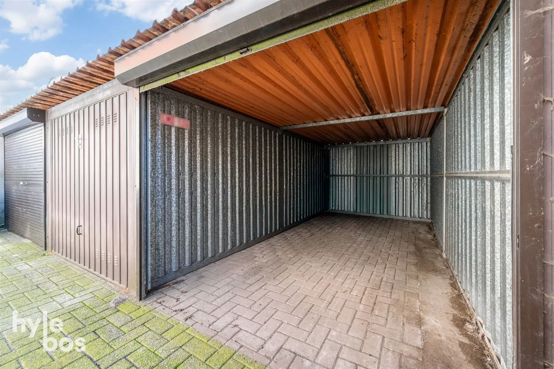 Ruim en centraal gelegen appartement met garage foto 19