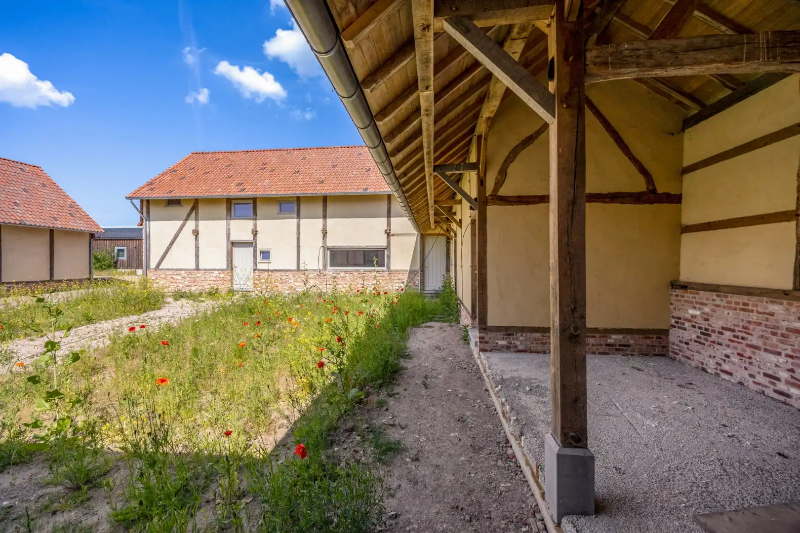 UNIEKE VIERKANTSHOEVE met paardenstallen op 7,34 hectare met vergunning voor zwembad en poolhouse foto 20