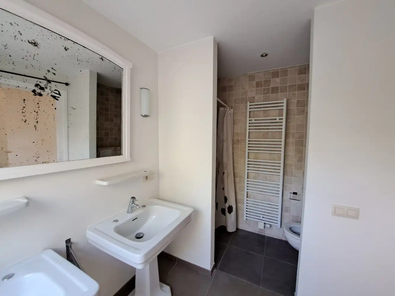 Grote woning in privédomein foto 24